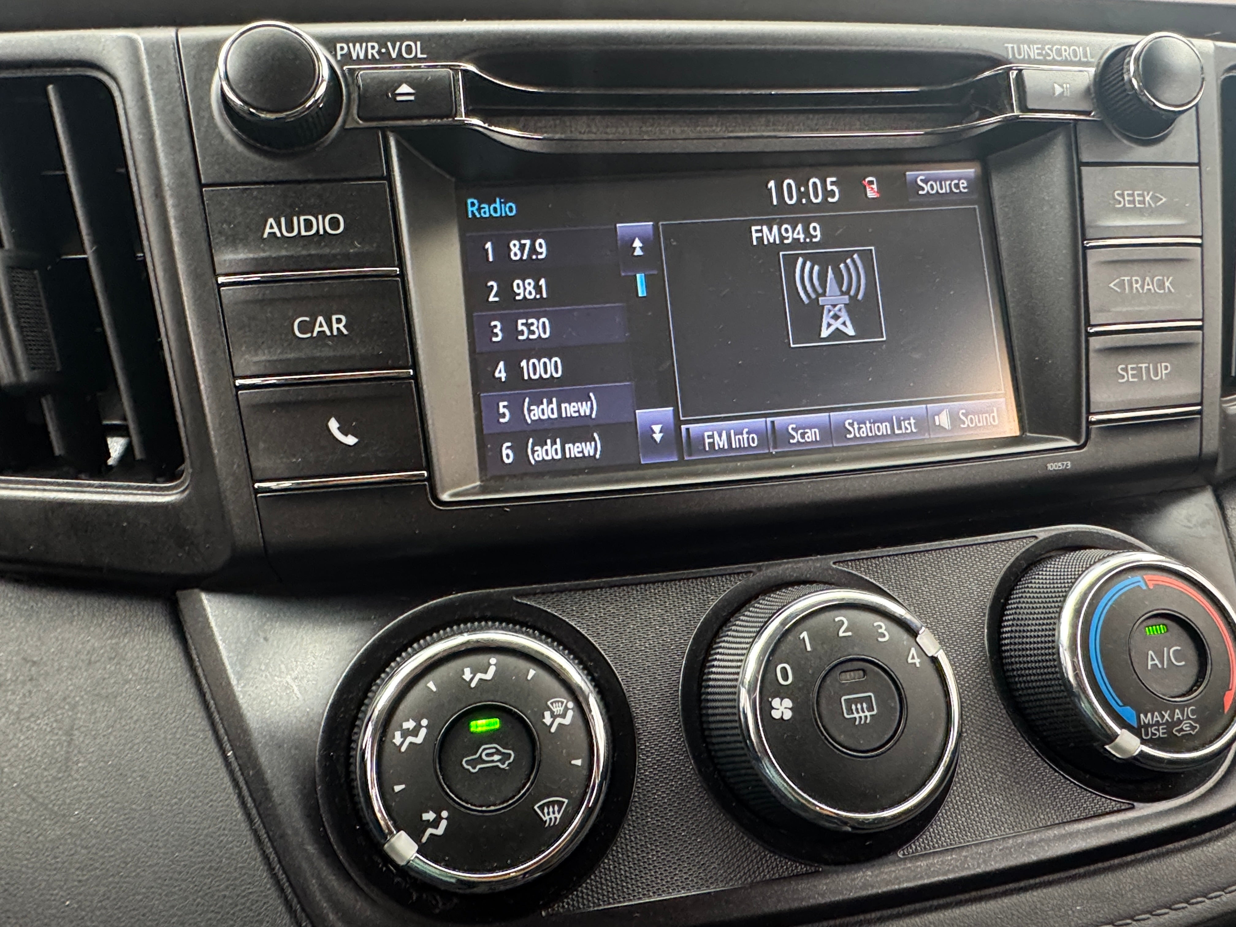2018 Toyota RAV4 LE 4