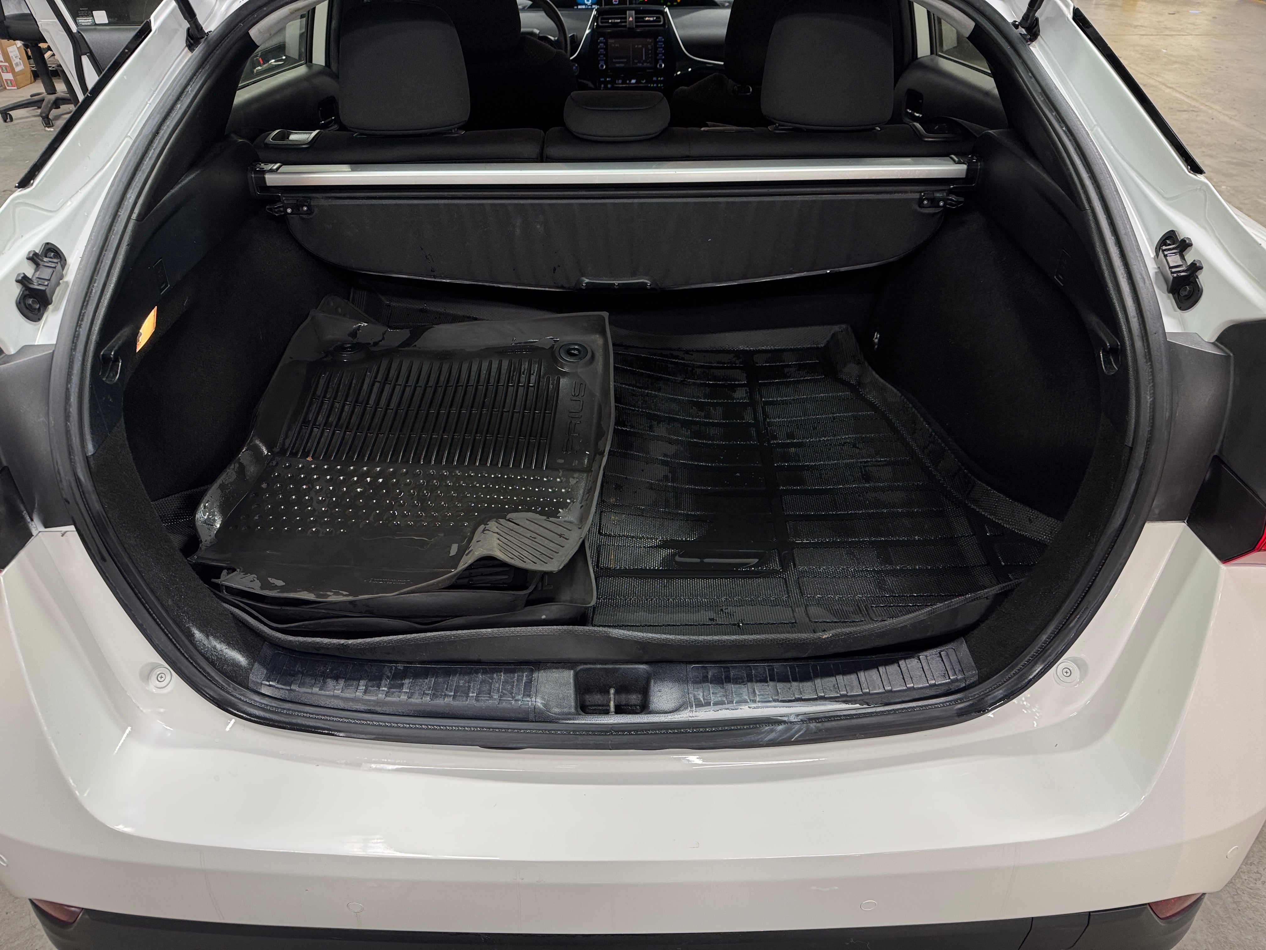 2022 Toyota Prius LE 7