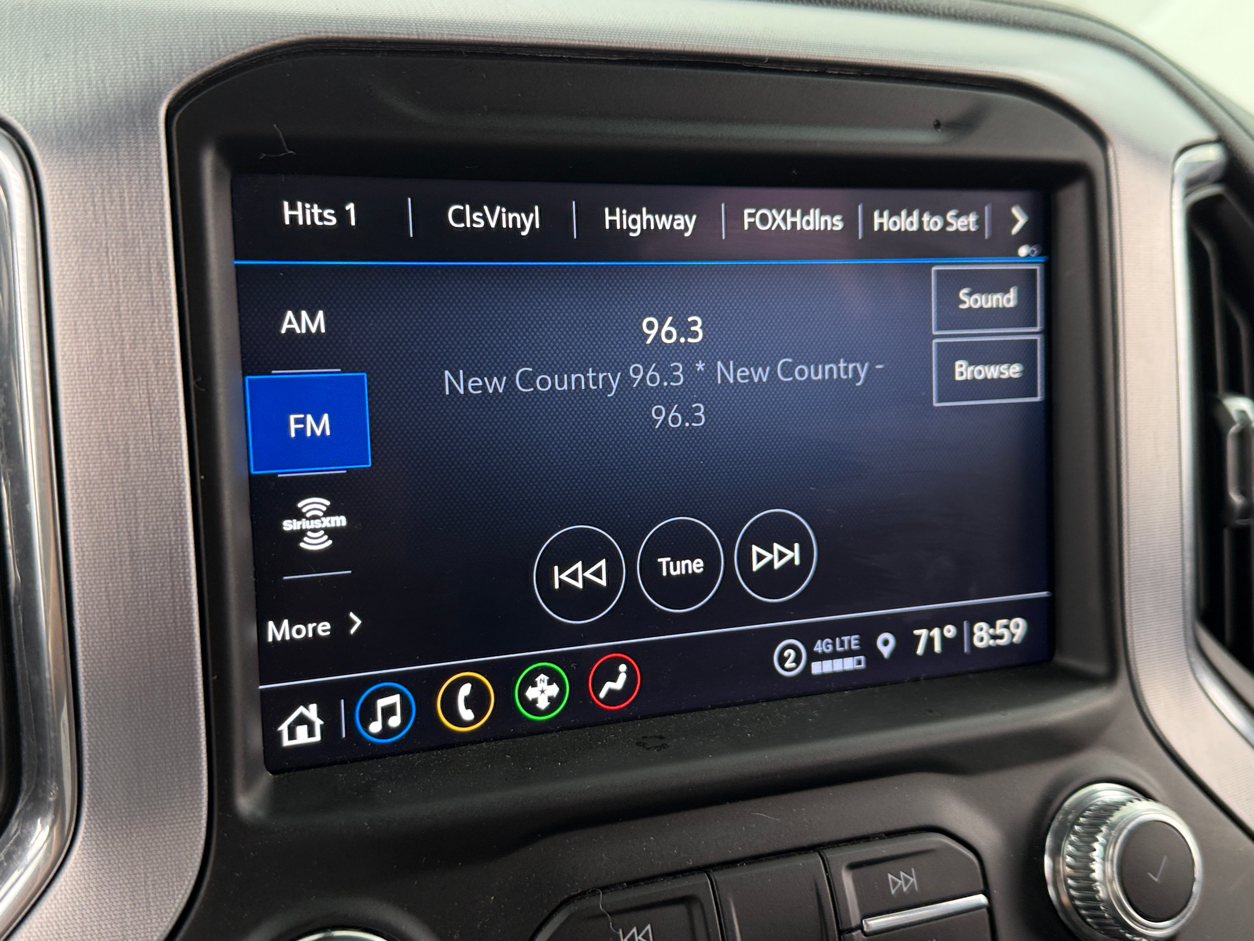 2021 GMC Sierra 1500 SLT 3