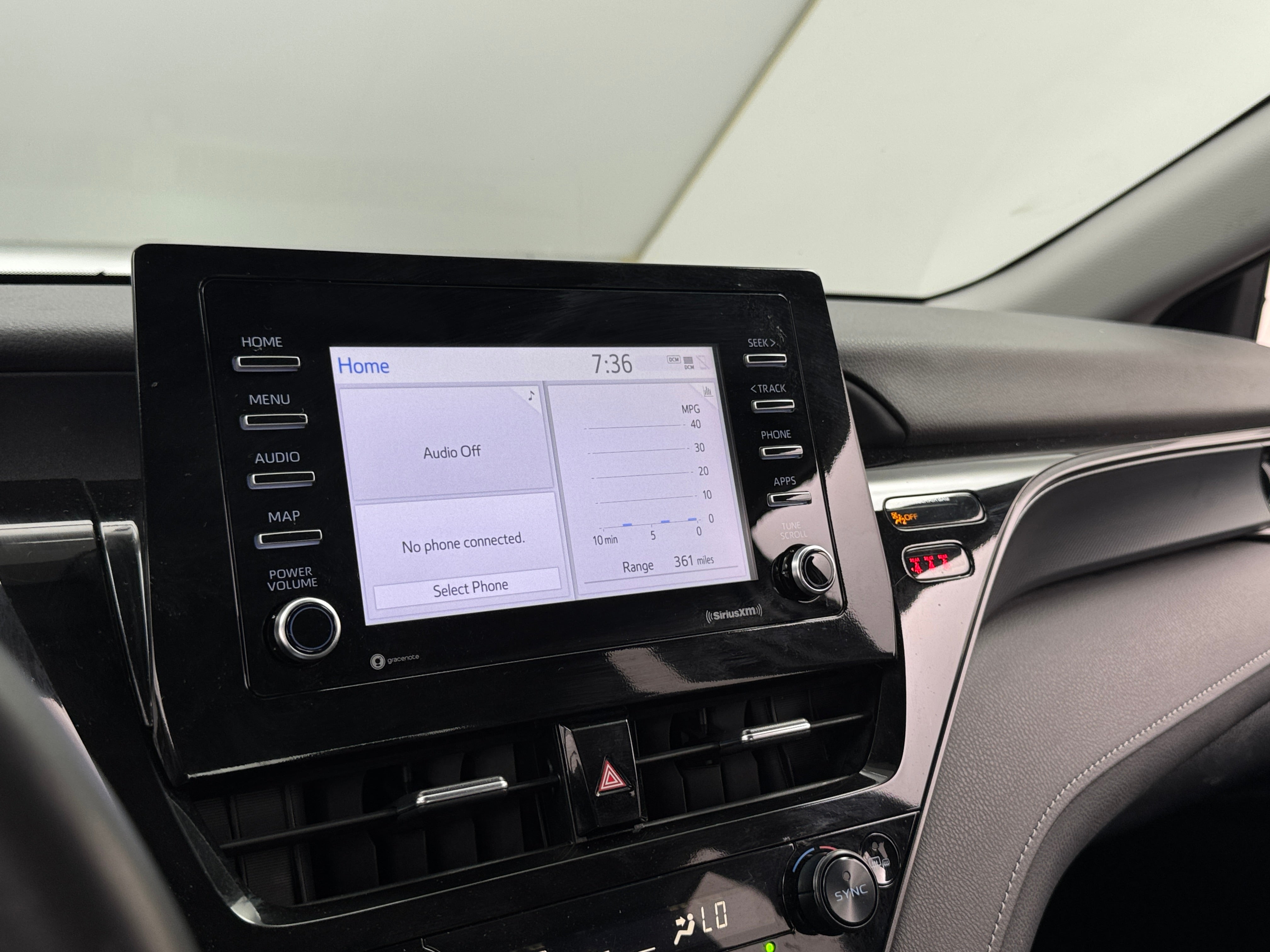 2024 Toyota Camry SE 3