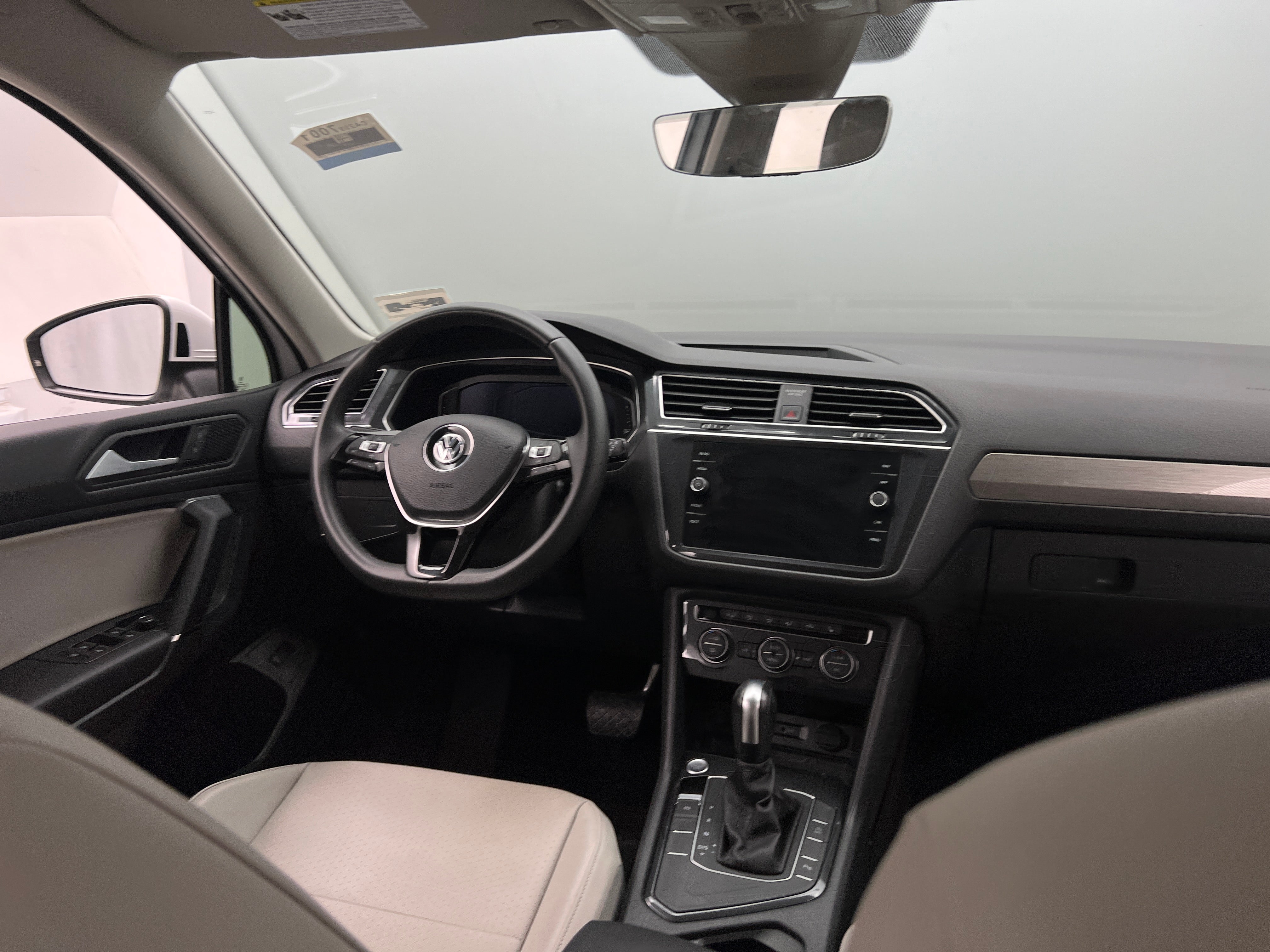 2020 Volkswagen Tiguan SEL 2