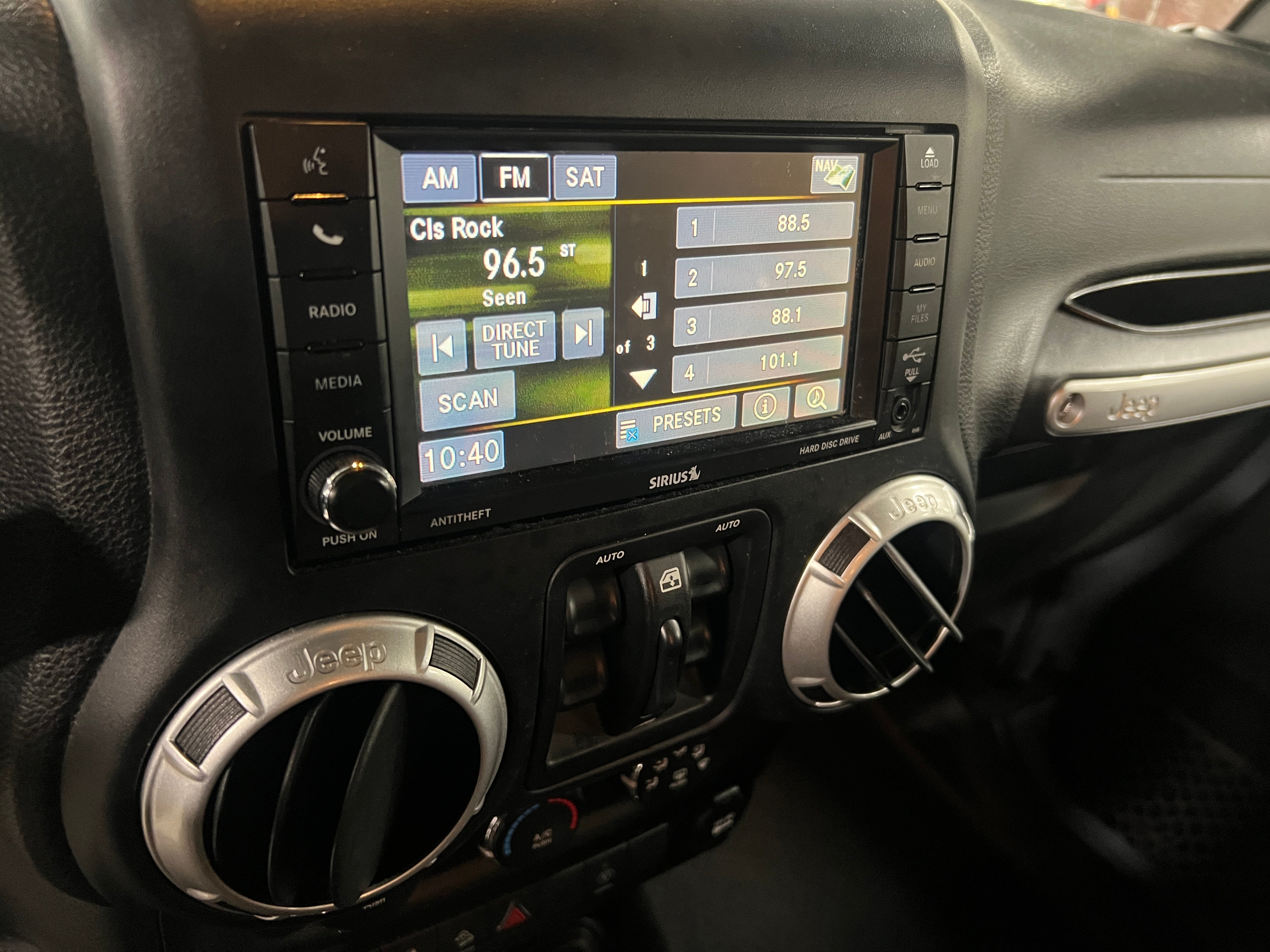 2015 Jeep Wrangler Unlimited Sahara 4