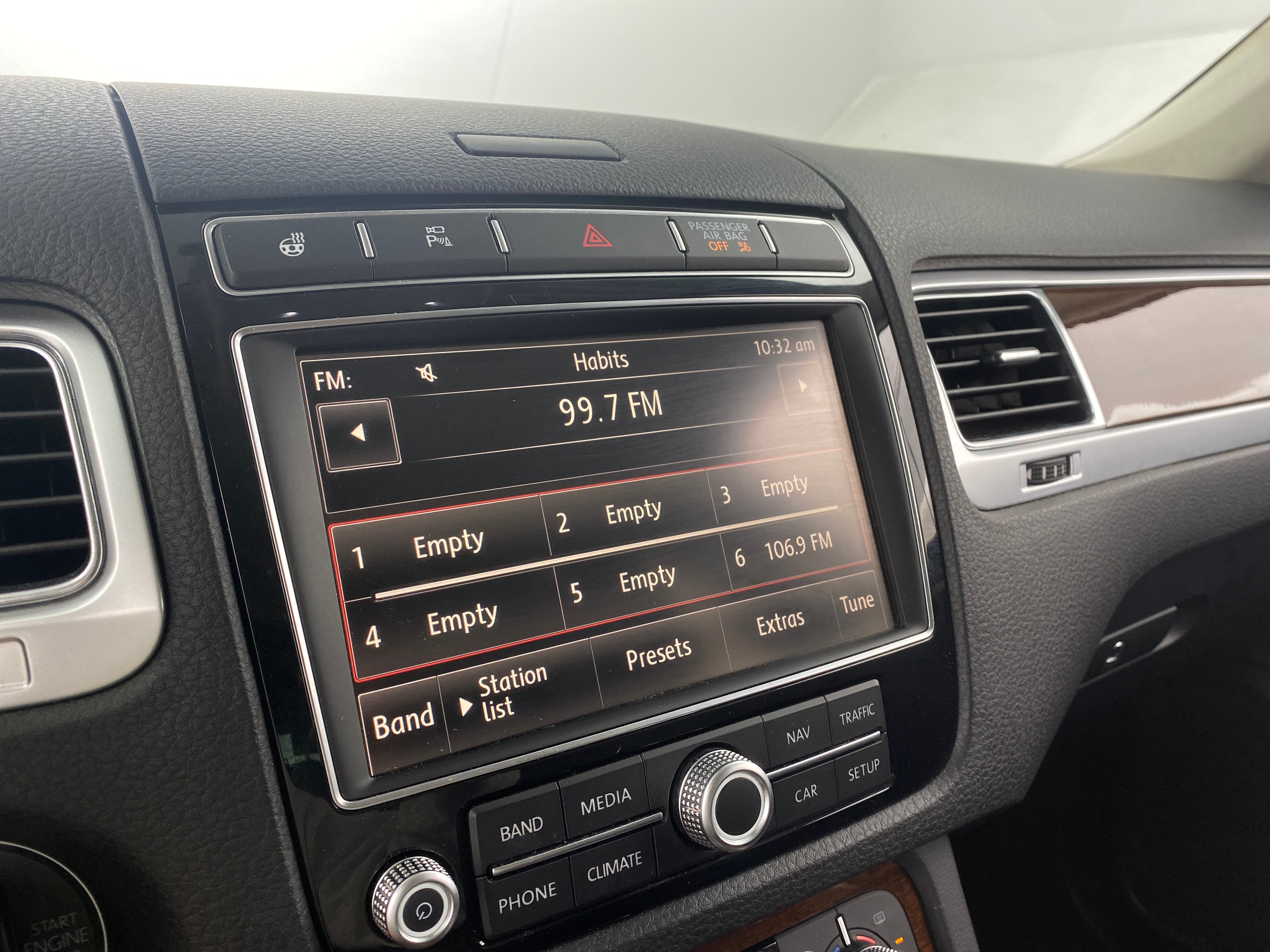 2016 Volkswagen Touareg VR6 Lux 3