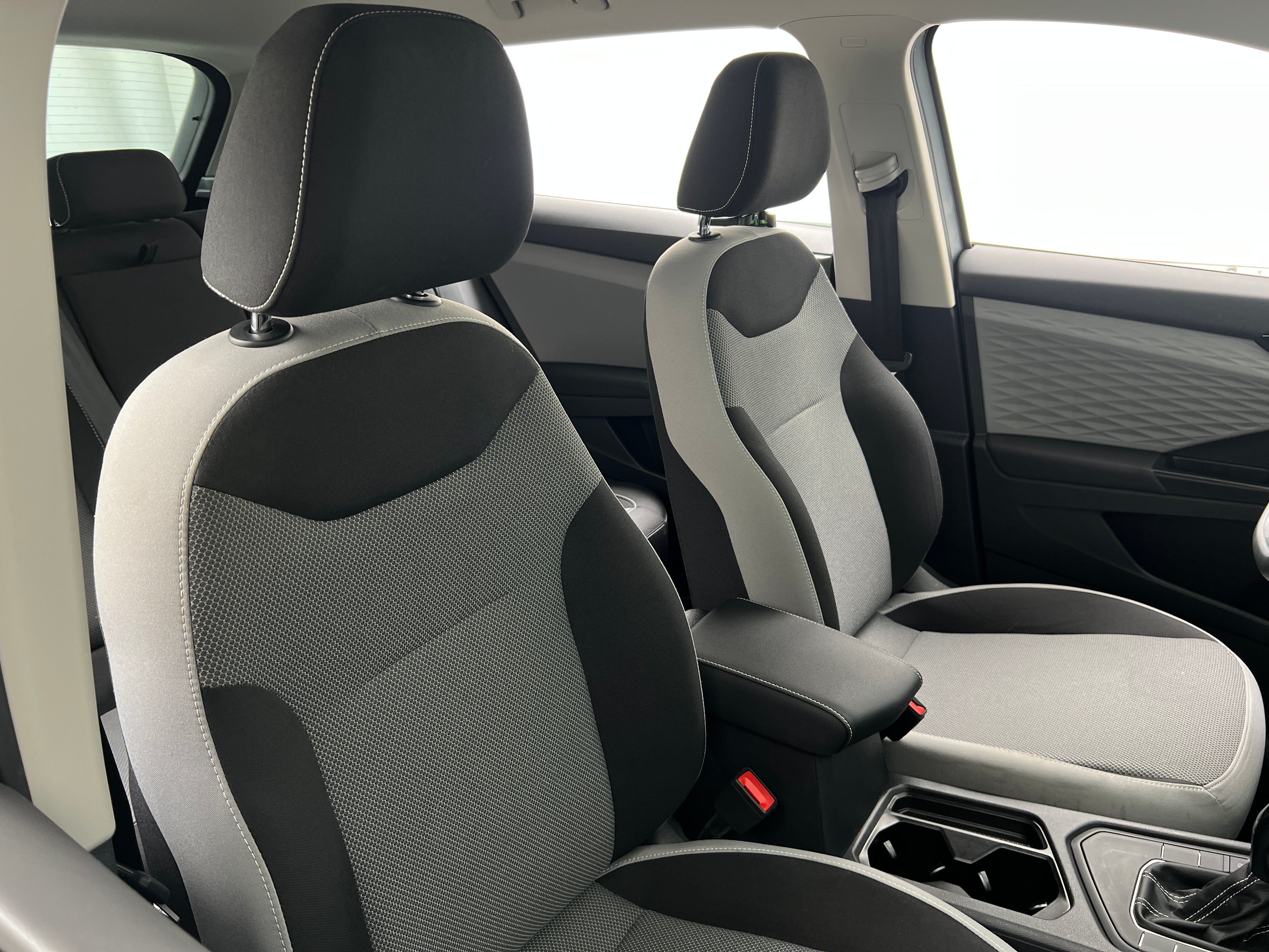 2022 Volkswagen Taos S 2