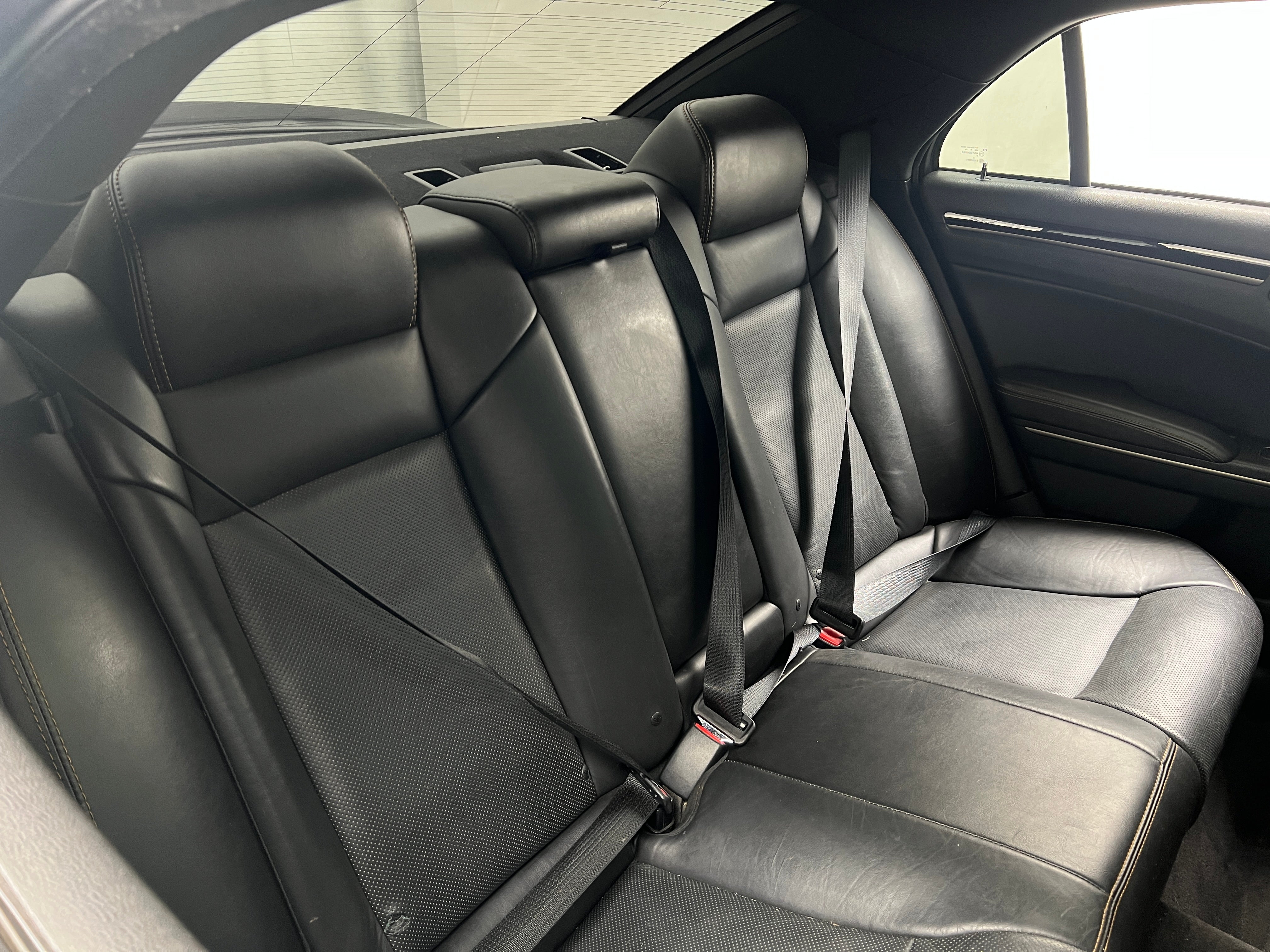 2018 Chrysler 300 S 5