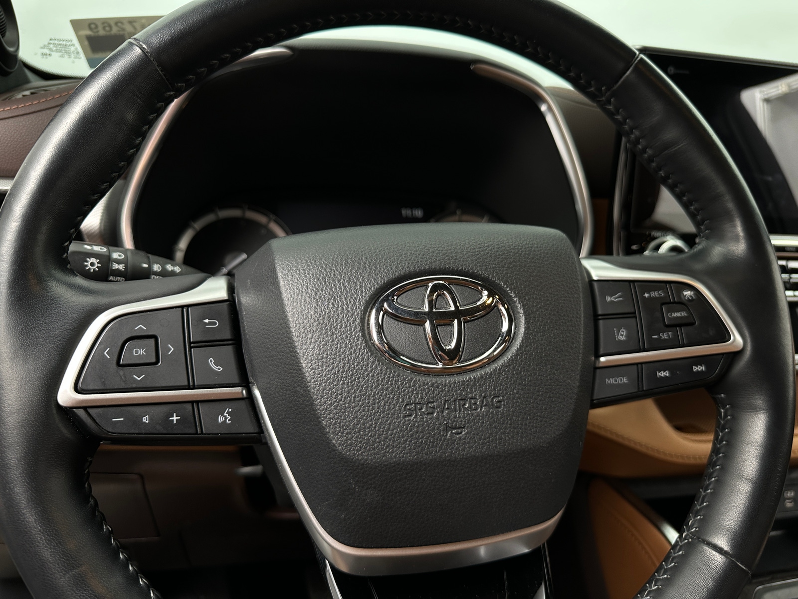Thumbnail: 2022 Toyota Highlander - 4