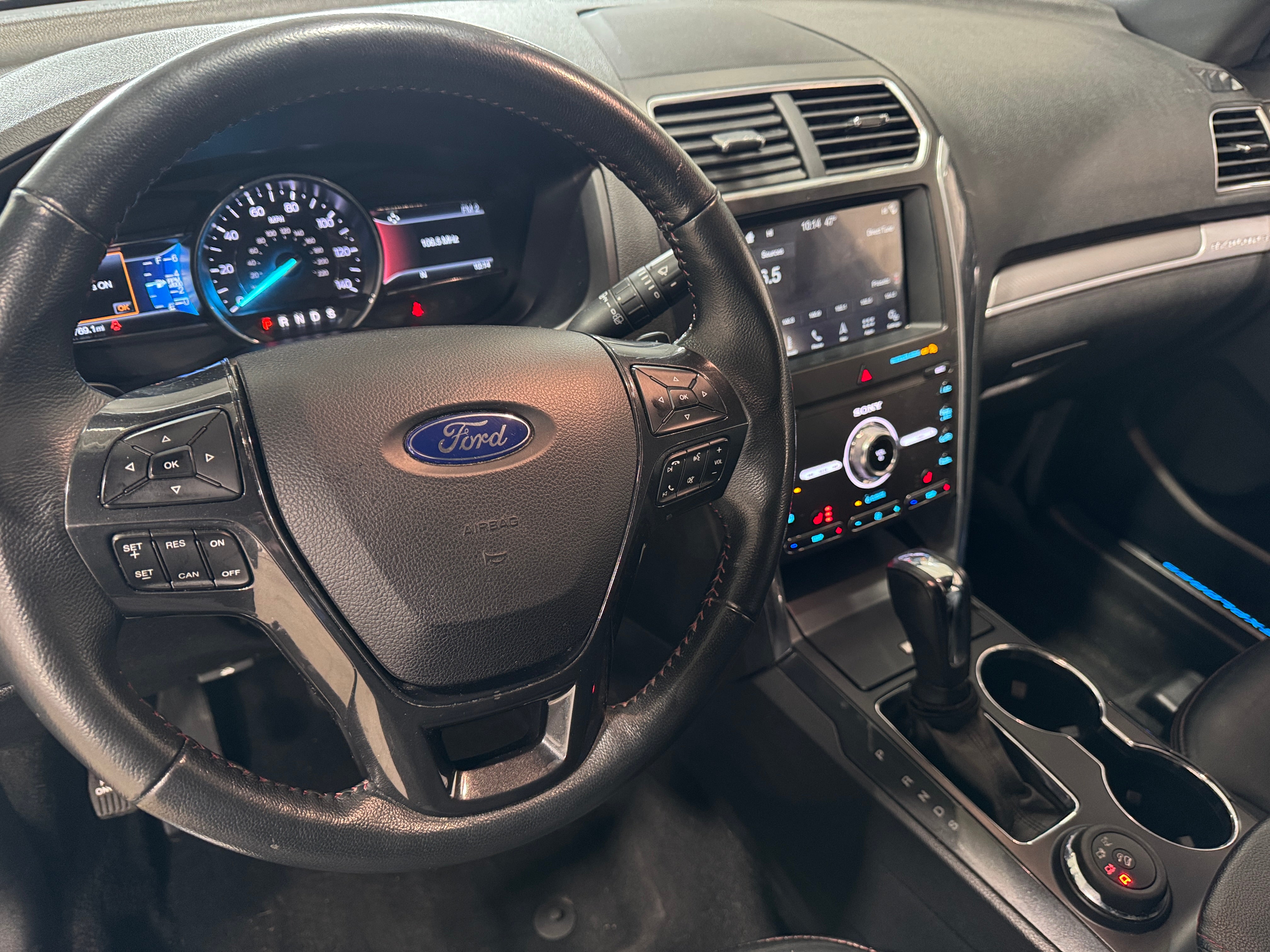 2019 Ford Explorer Sport 2