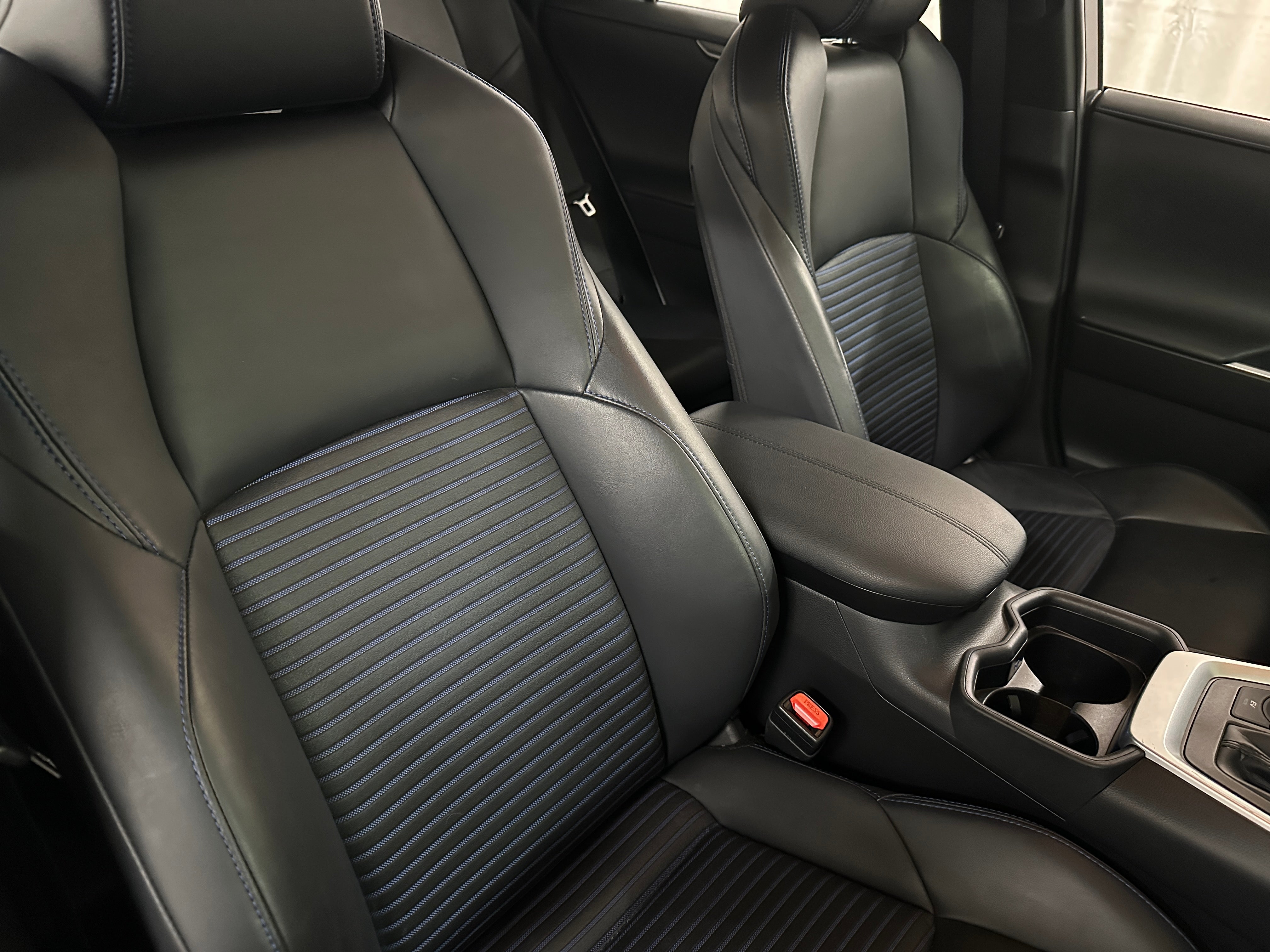 2020 Toyota RAV4 XSE 2