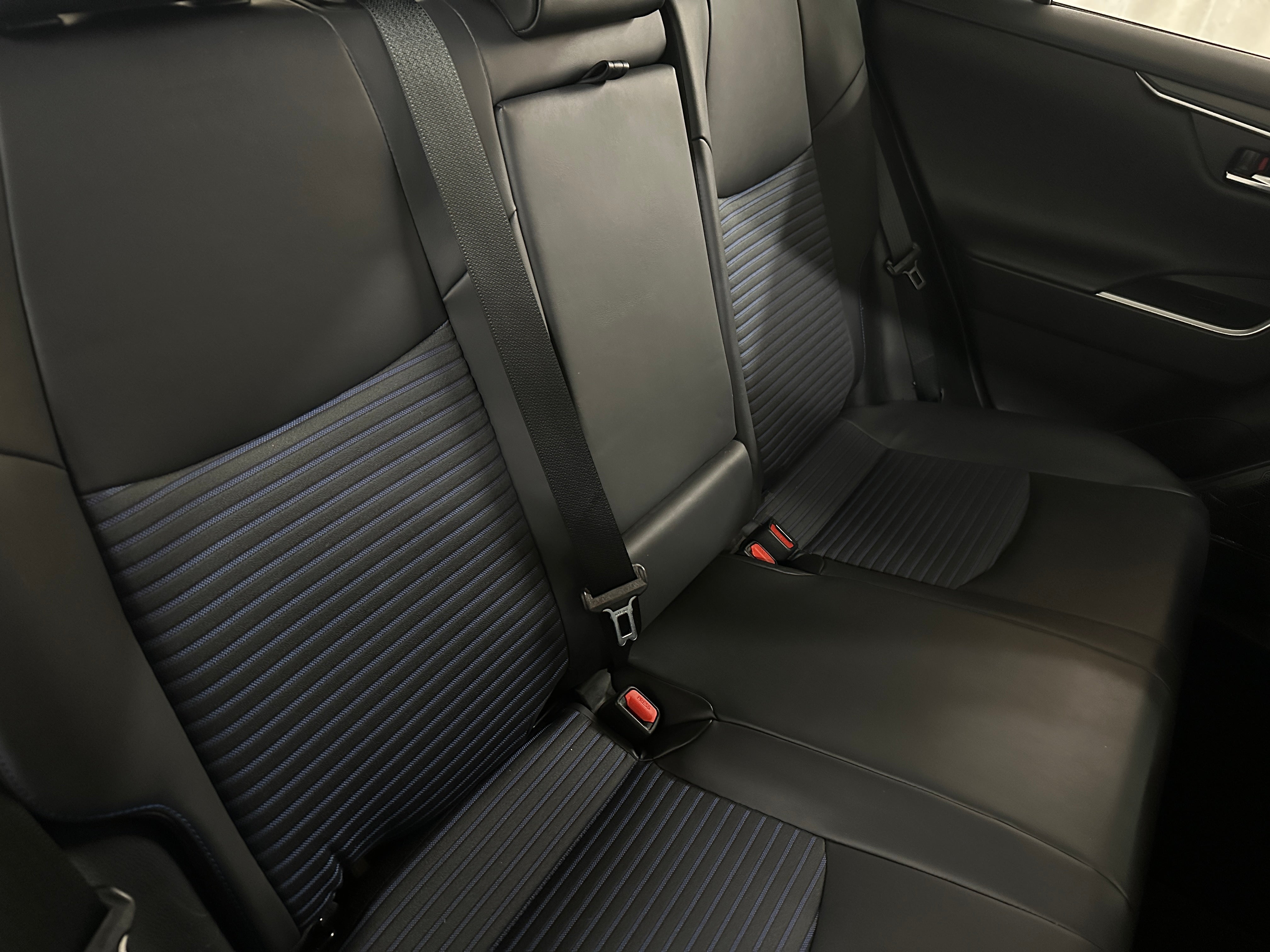 2020 Toyota RAV4 XSE 6