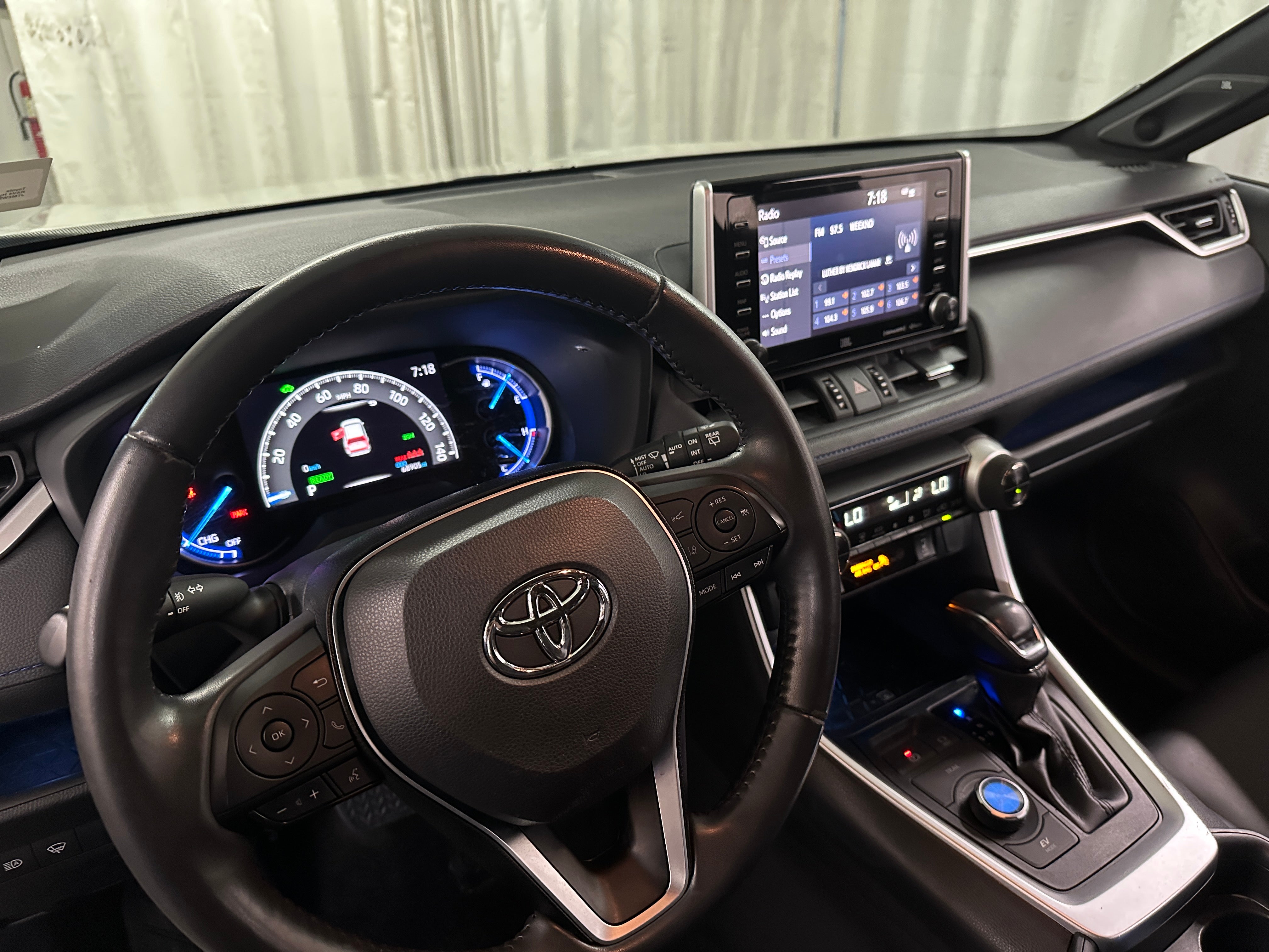 2020 Toyota RAV4 XSE 3