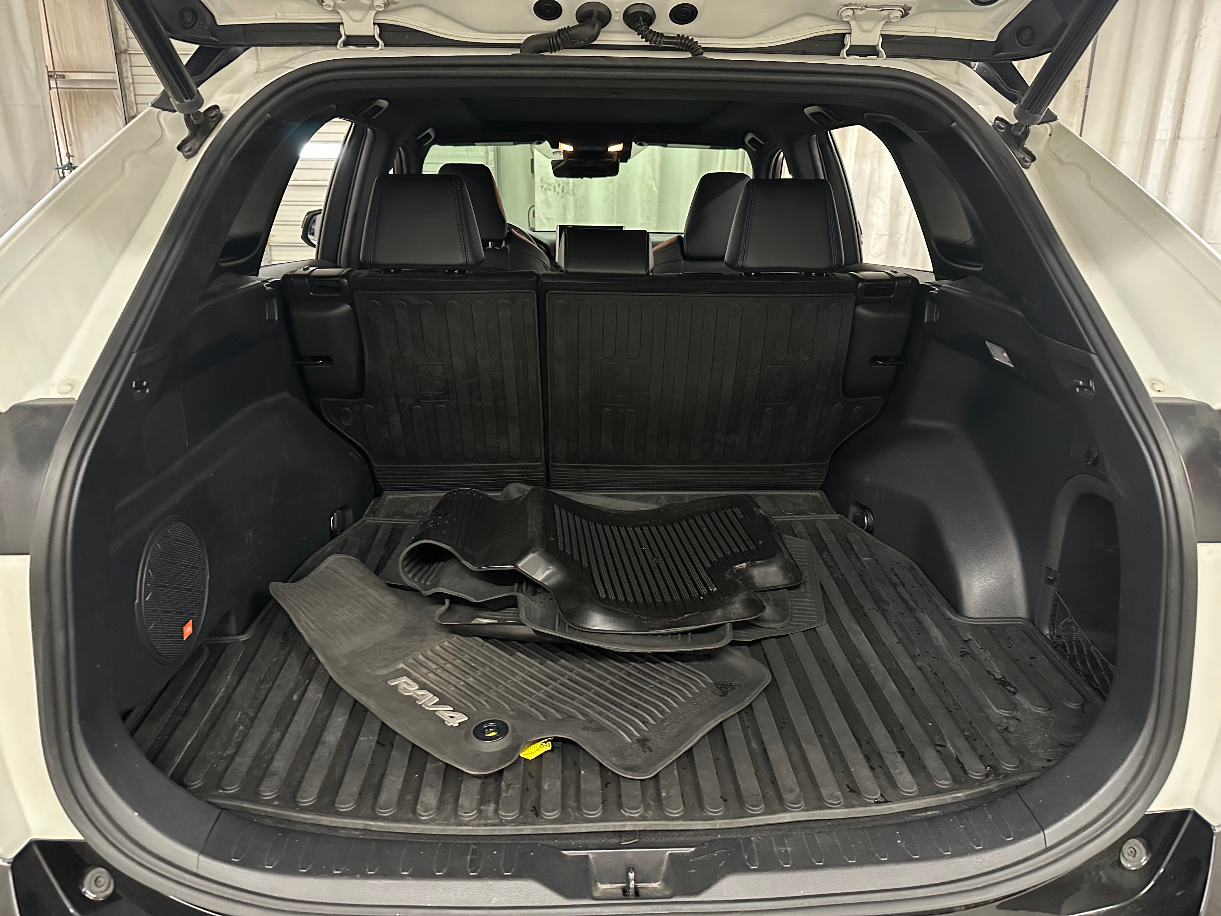 2020 Toyota RAV4 XSE 7