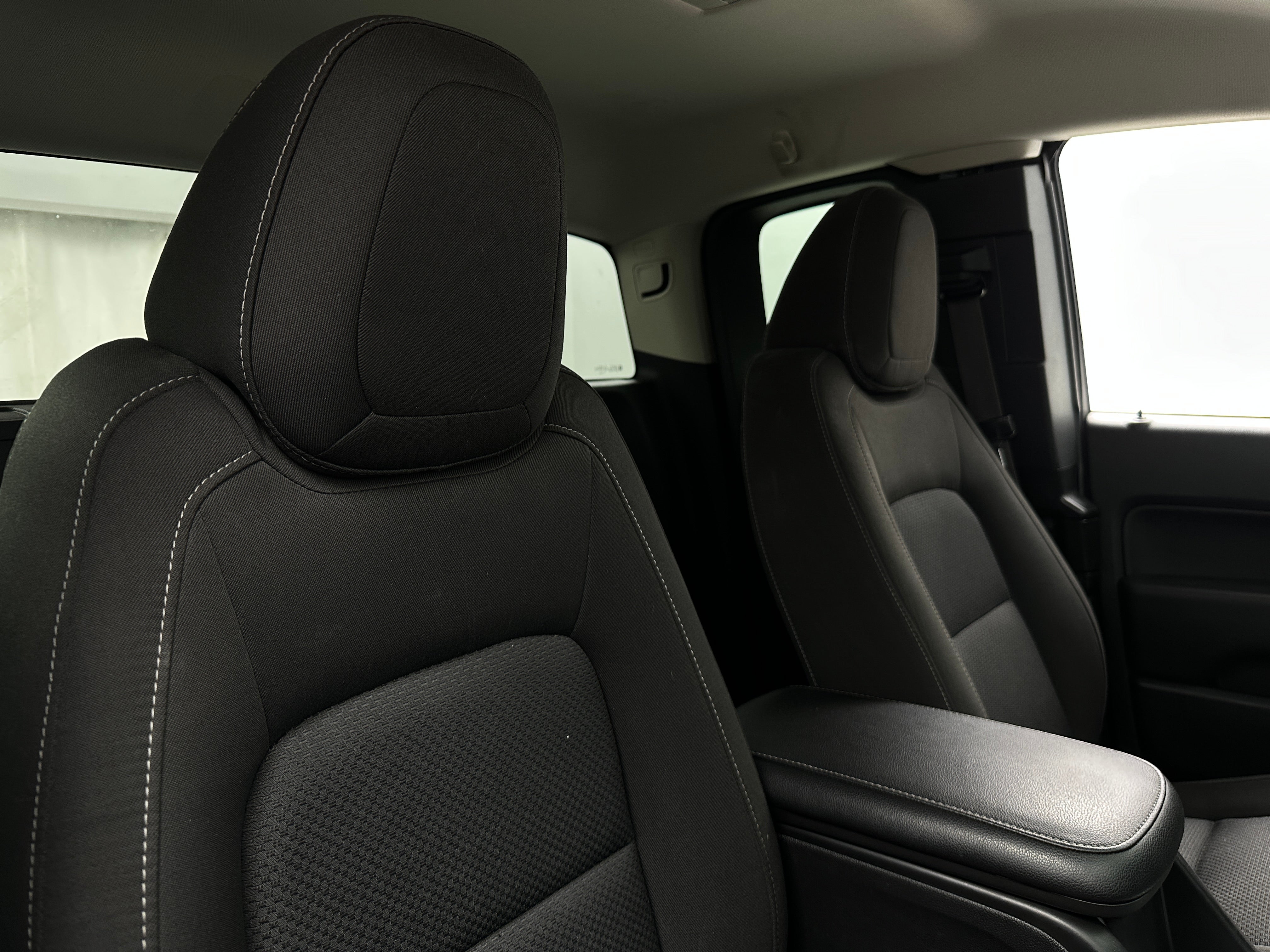 2022 Chevrolet Colorado LT 2