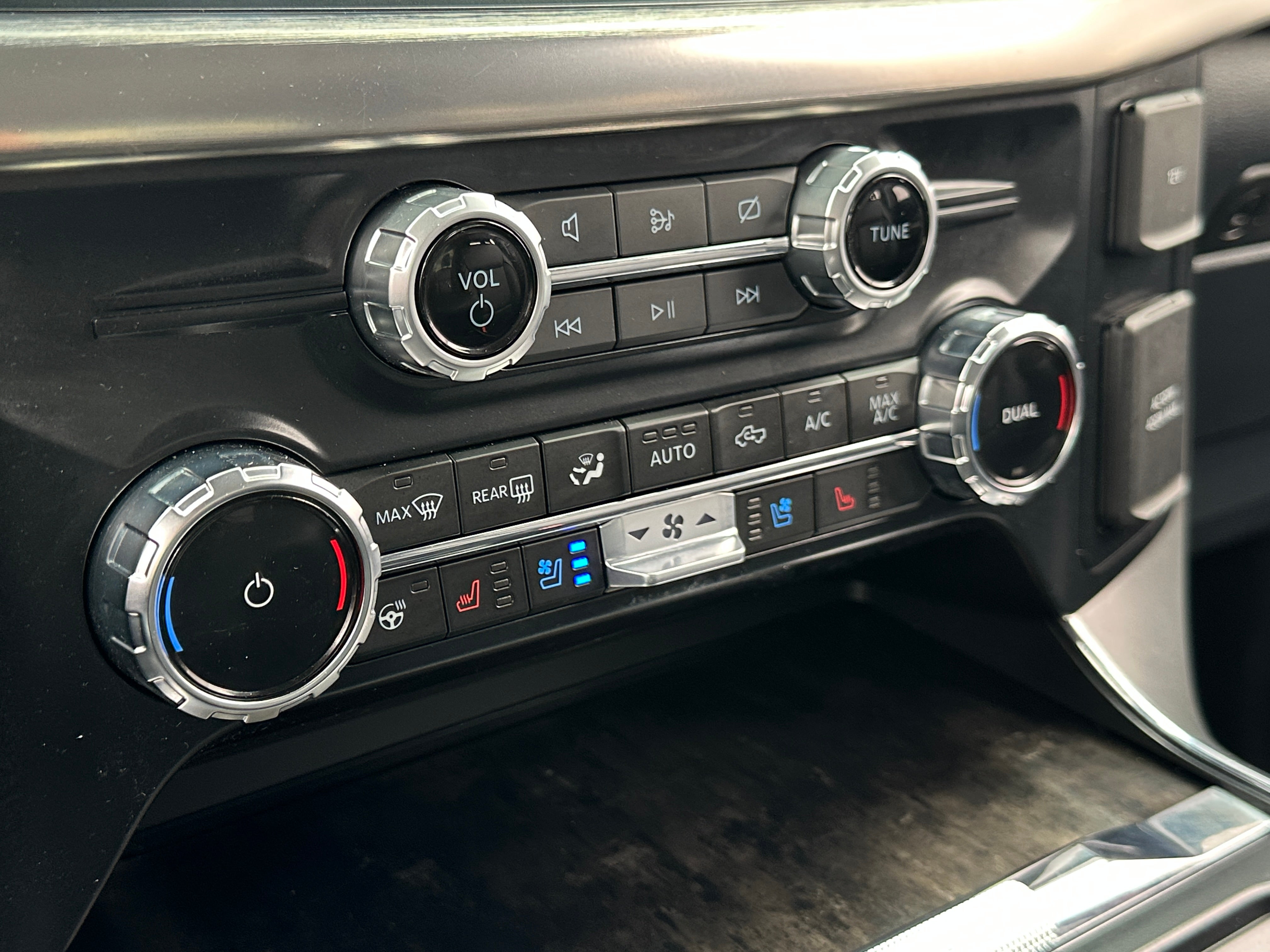2023 Ford Econoline E-150 3
