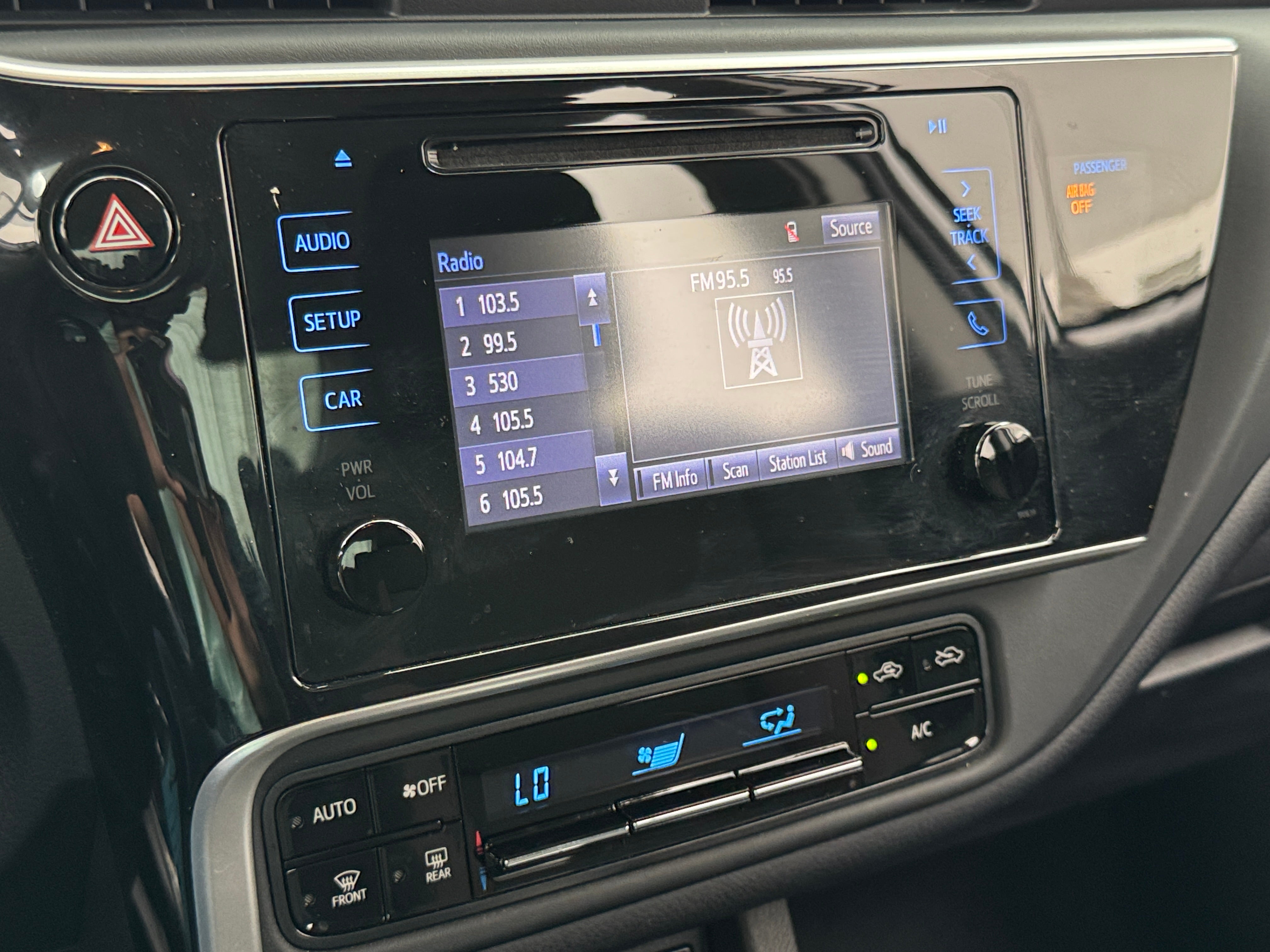 2019 Toyota Corolla LE 4
