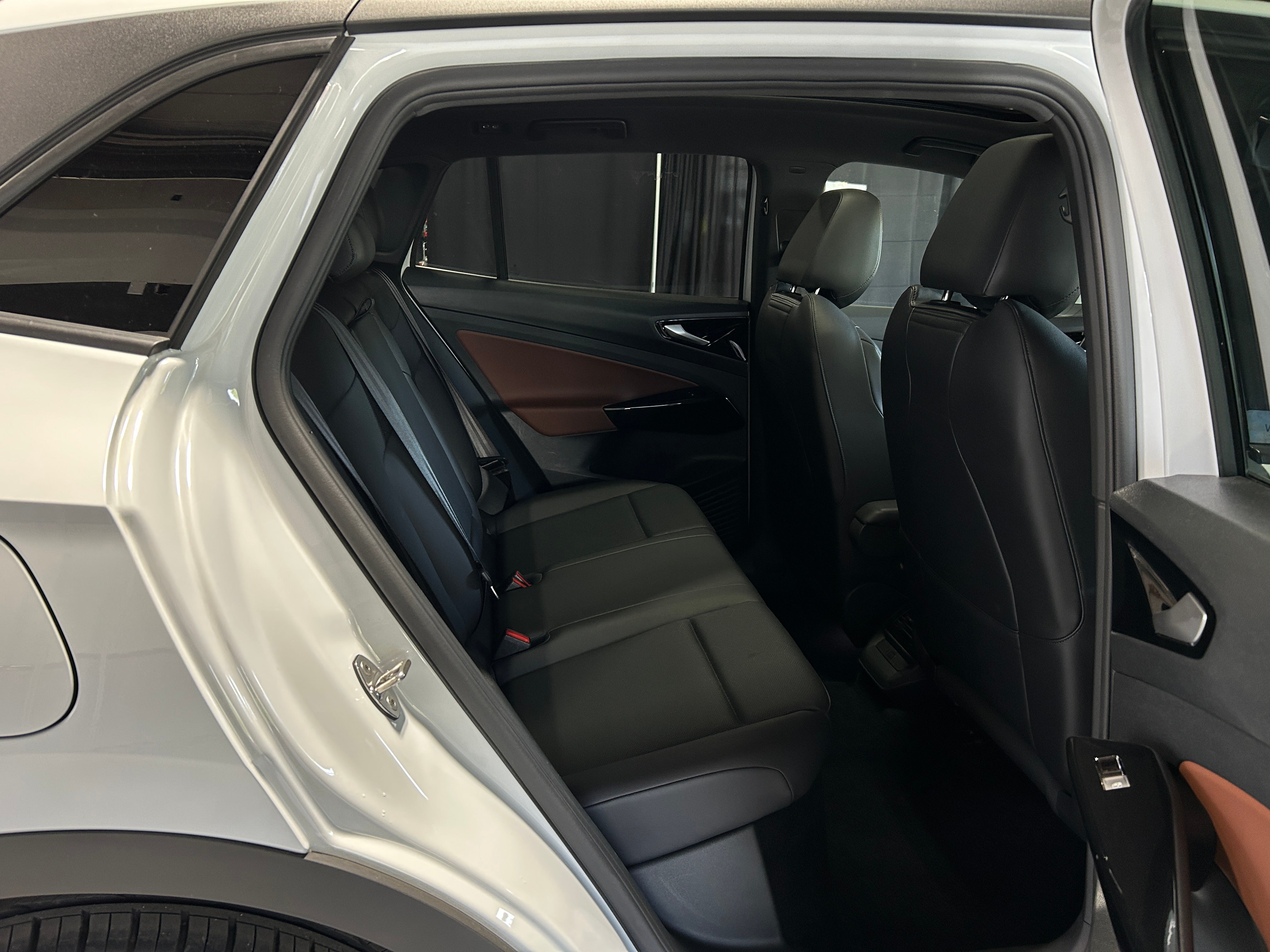 2021 Volkswagen ID.4 Pro S 5