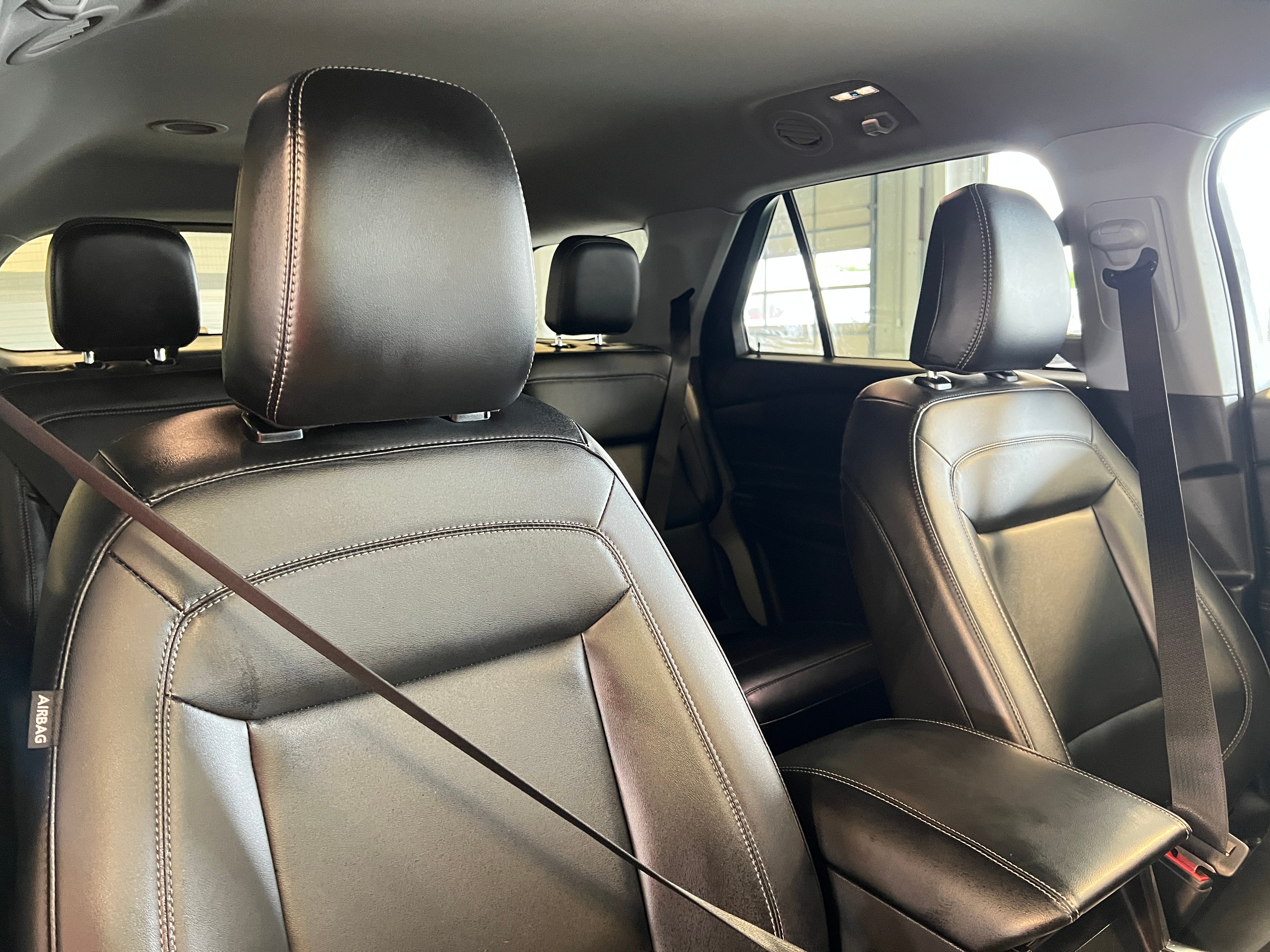 2024 Ford Explorer XLT 2