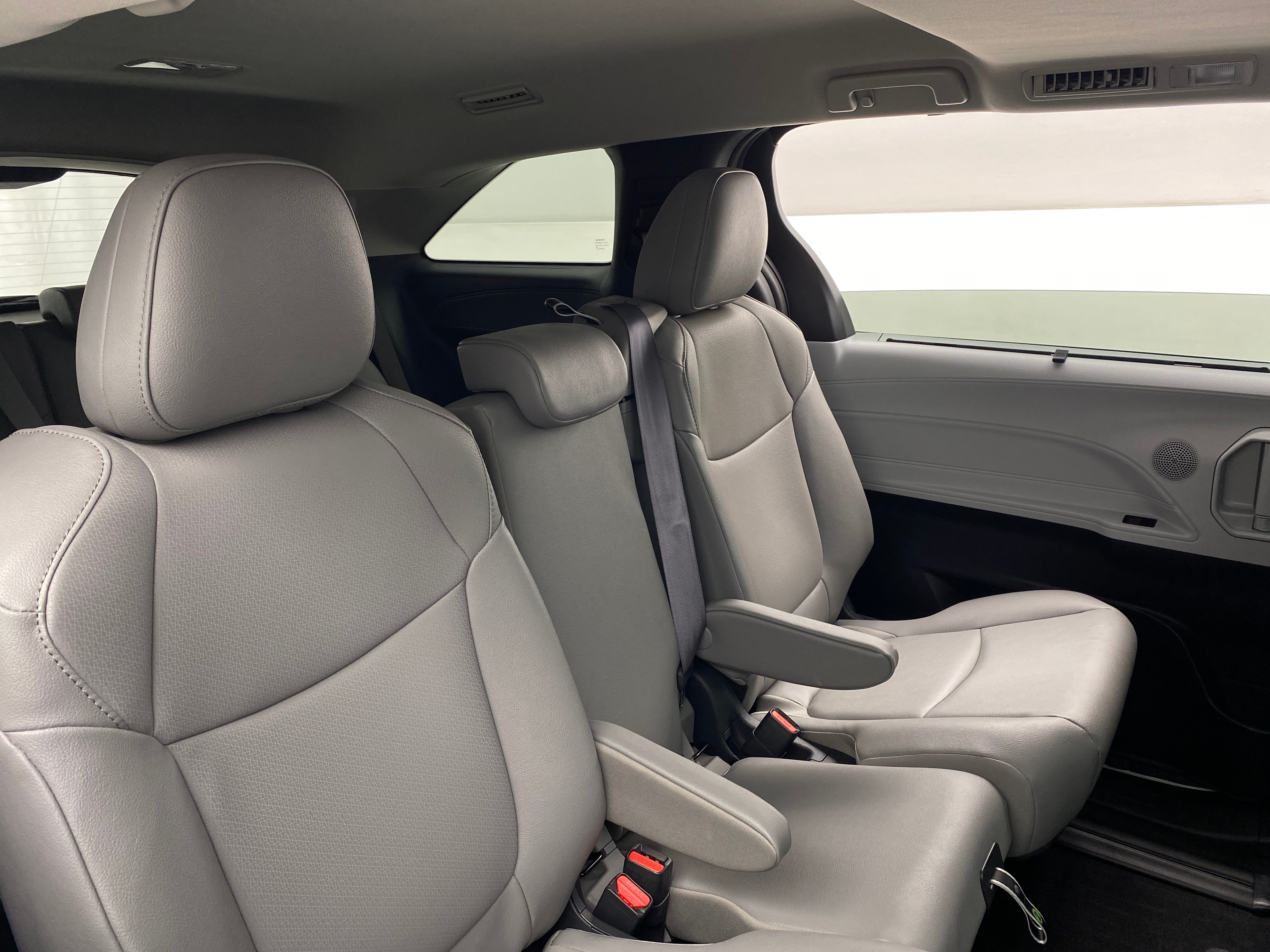 2025 Toyota Sienna XLE 5