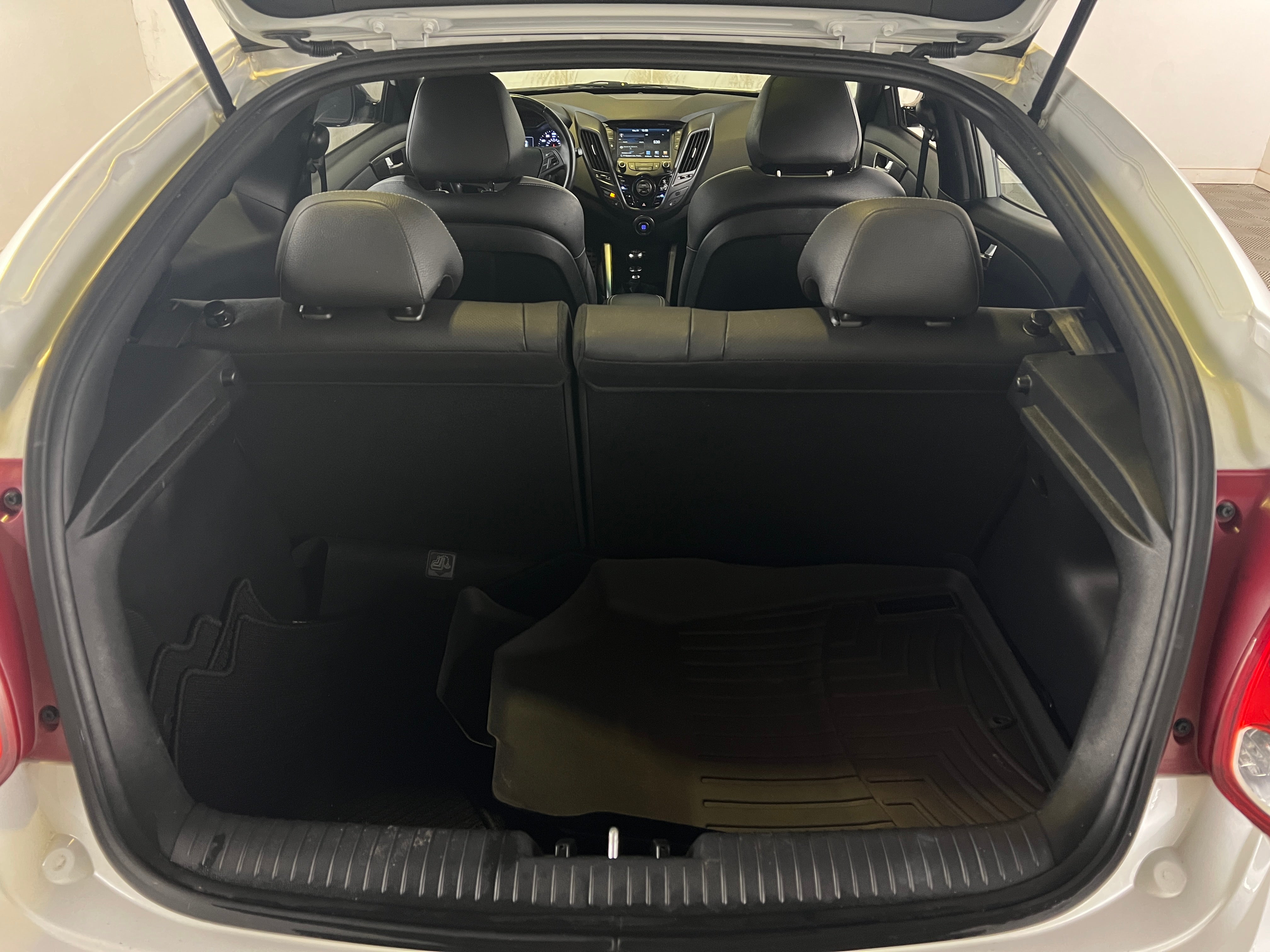 2016 Hyundai Veloster Turbo 4