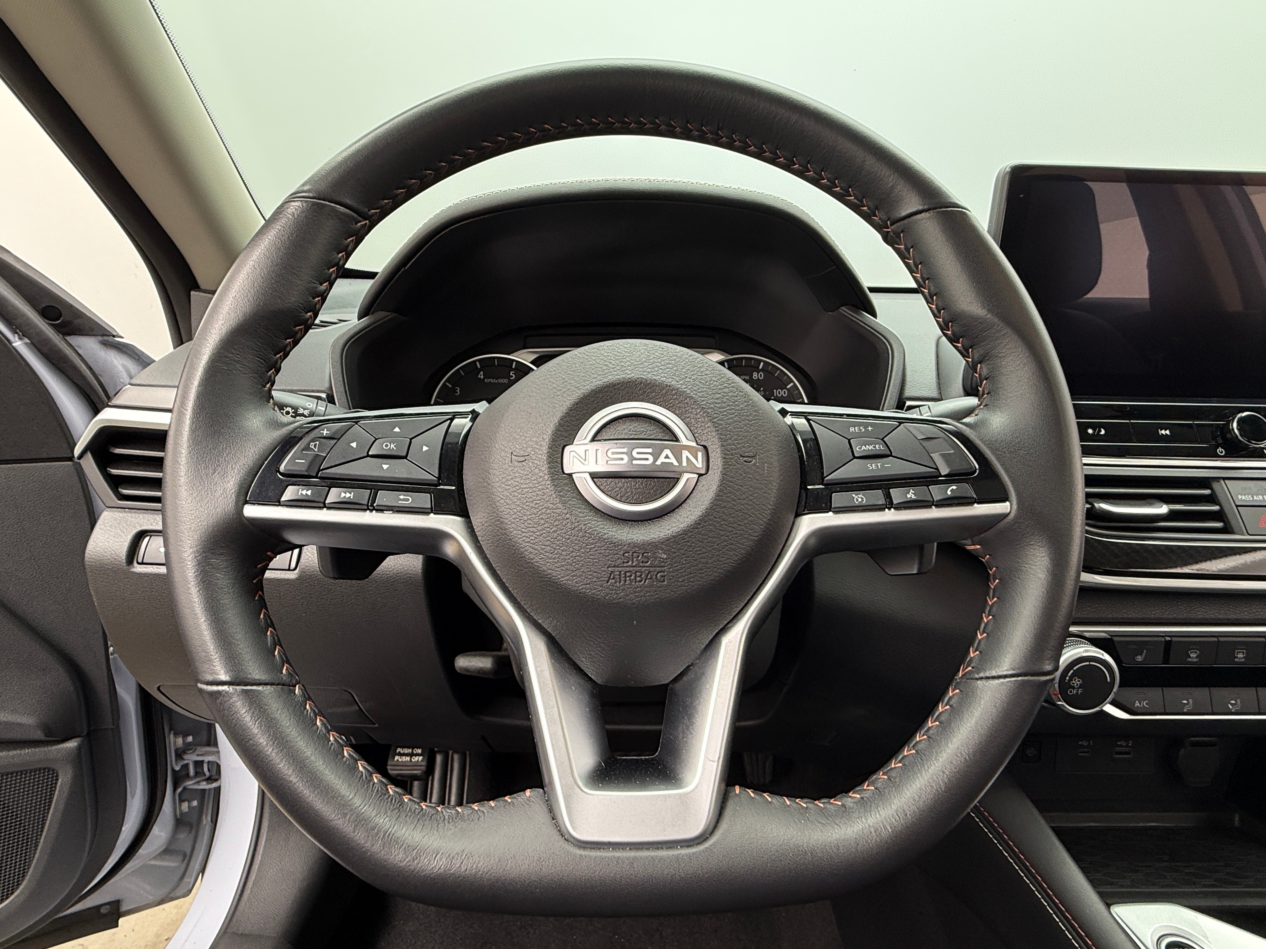 2024 Nissan Altima SR 4