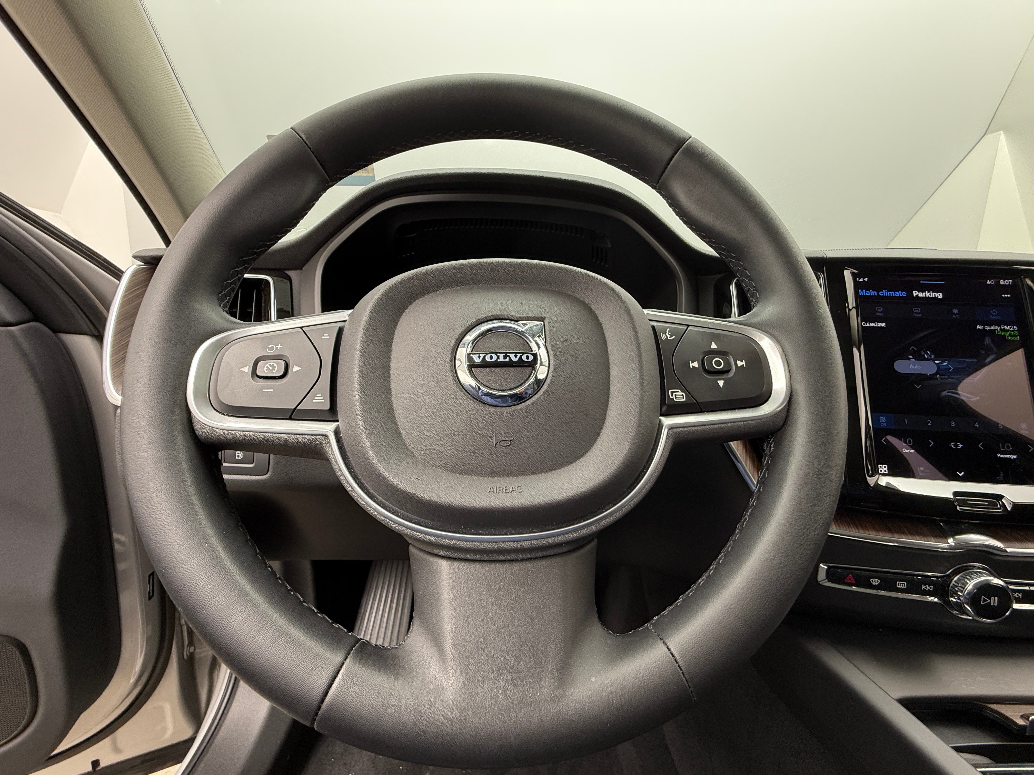2022 Volvo XC60 Recharge Core 5