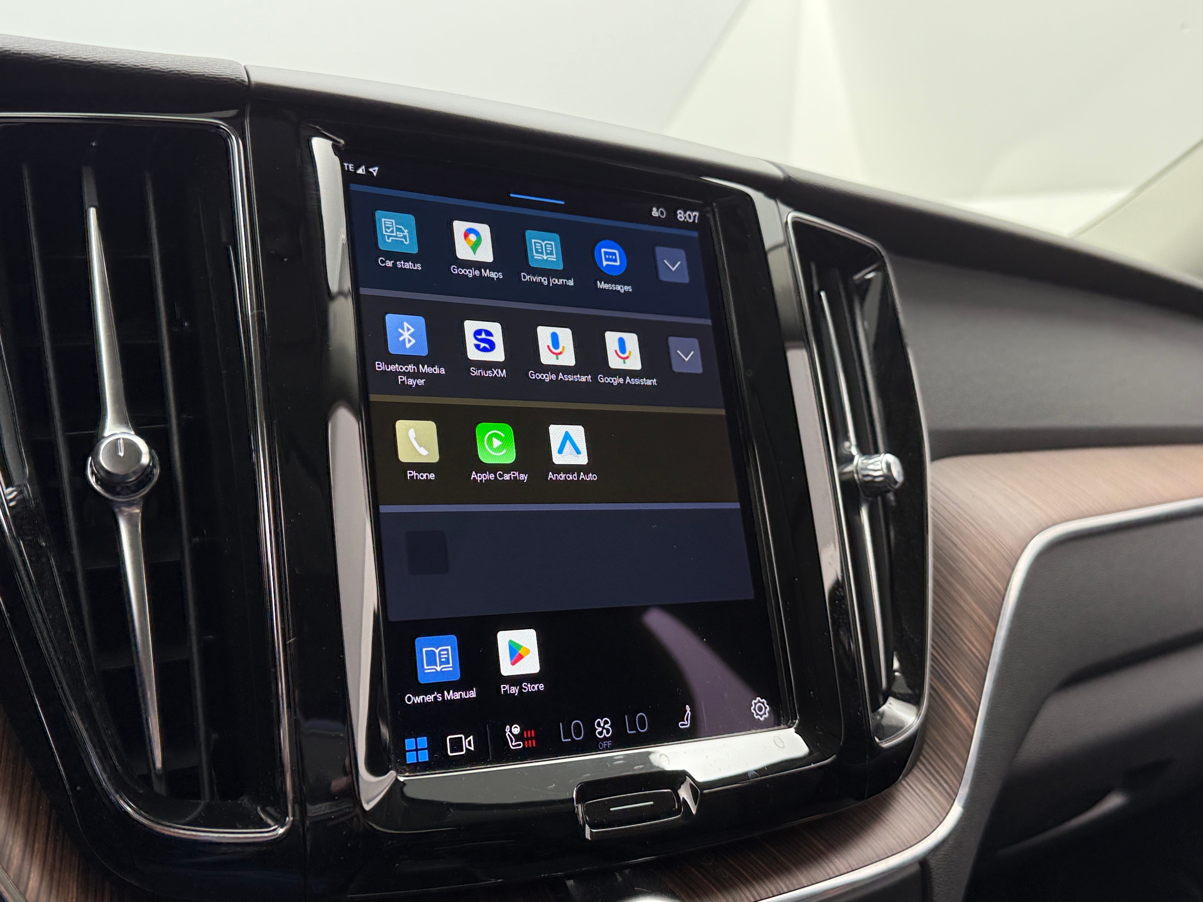 2022 Volvo XC60 Recharge Core 4