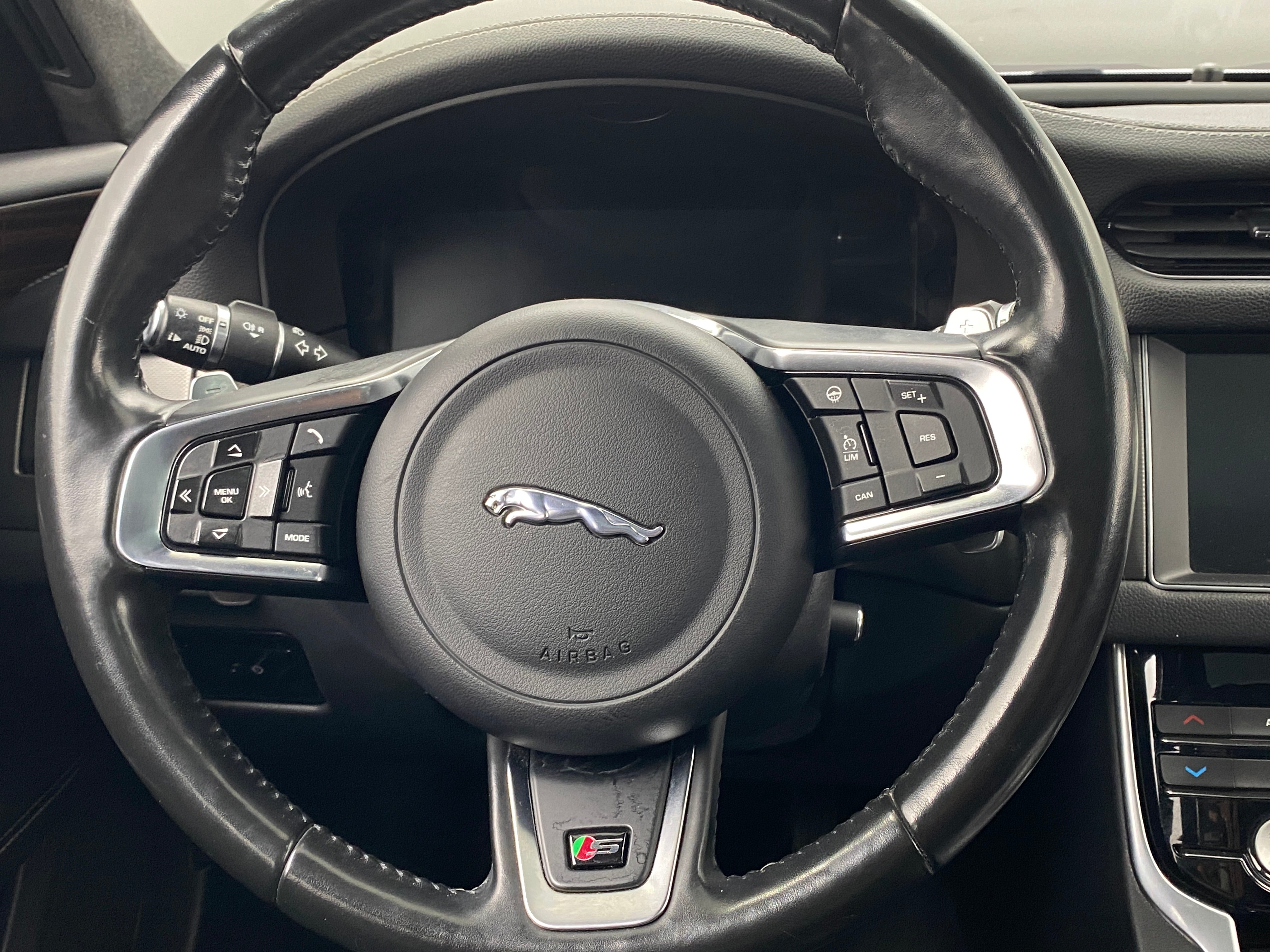 2018 Jaguar XF Sportbrake S 4