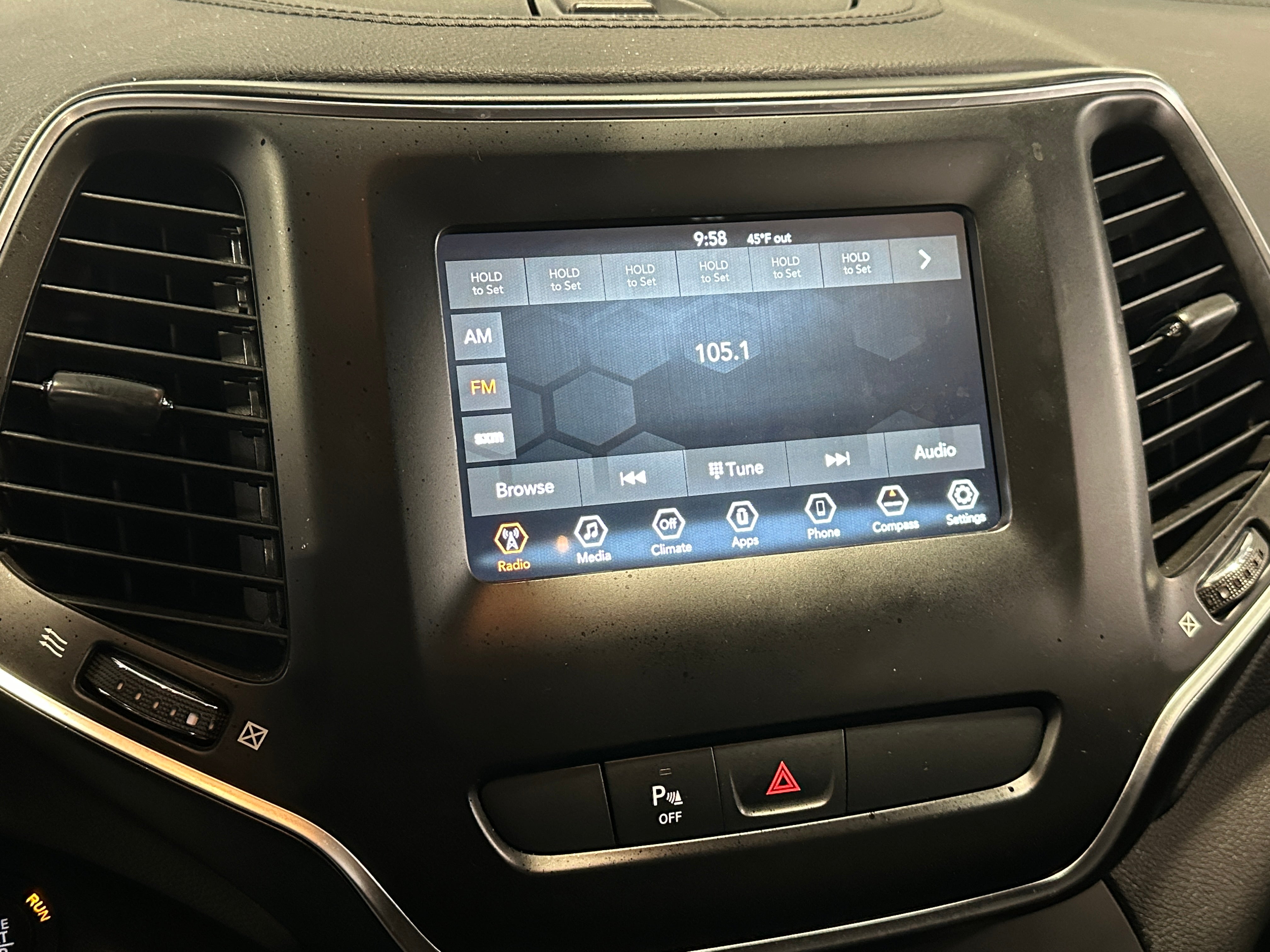 2020 Jeep Cherokee Altitude 4