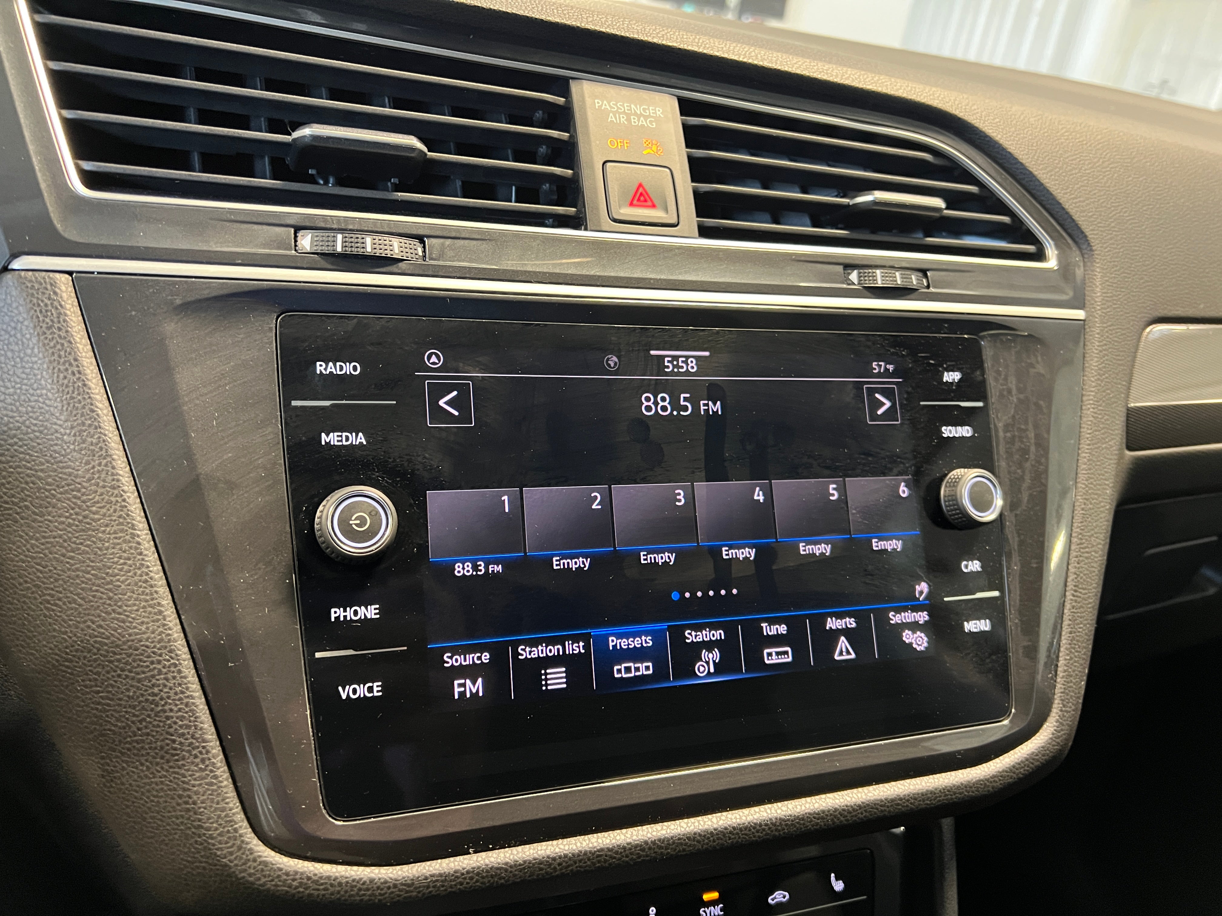 2024 Volkswagen Tiguan SE 3