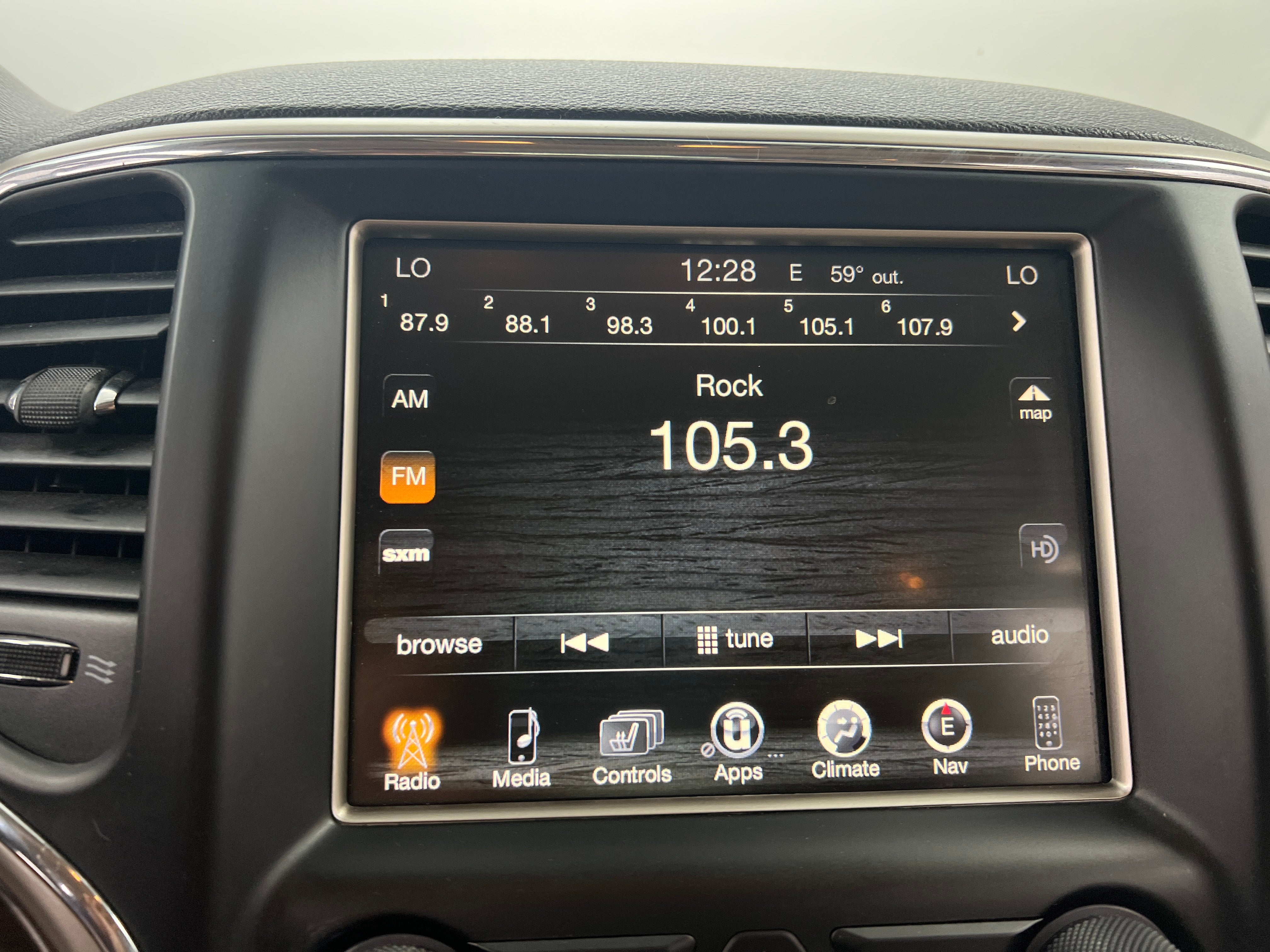 2015 Jeep Grand Cherokee Limited Edition 3