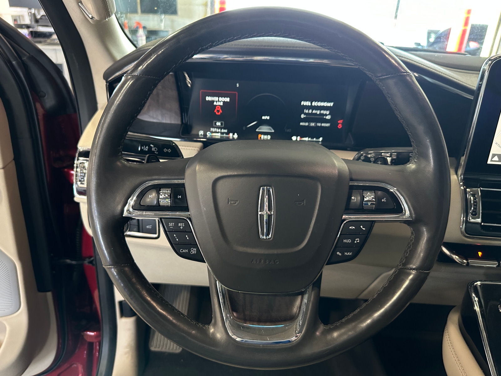 Thumbnail: 2019 Lincoln Navigator - 4