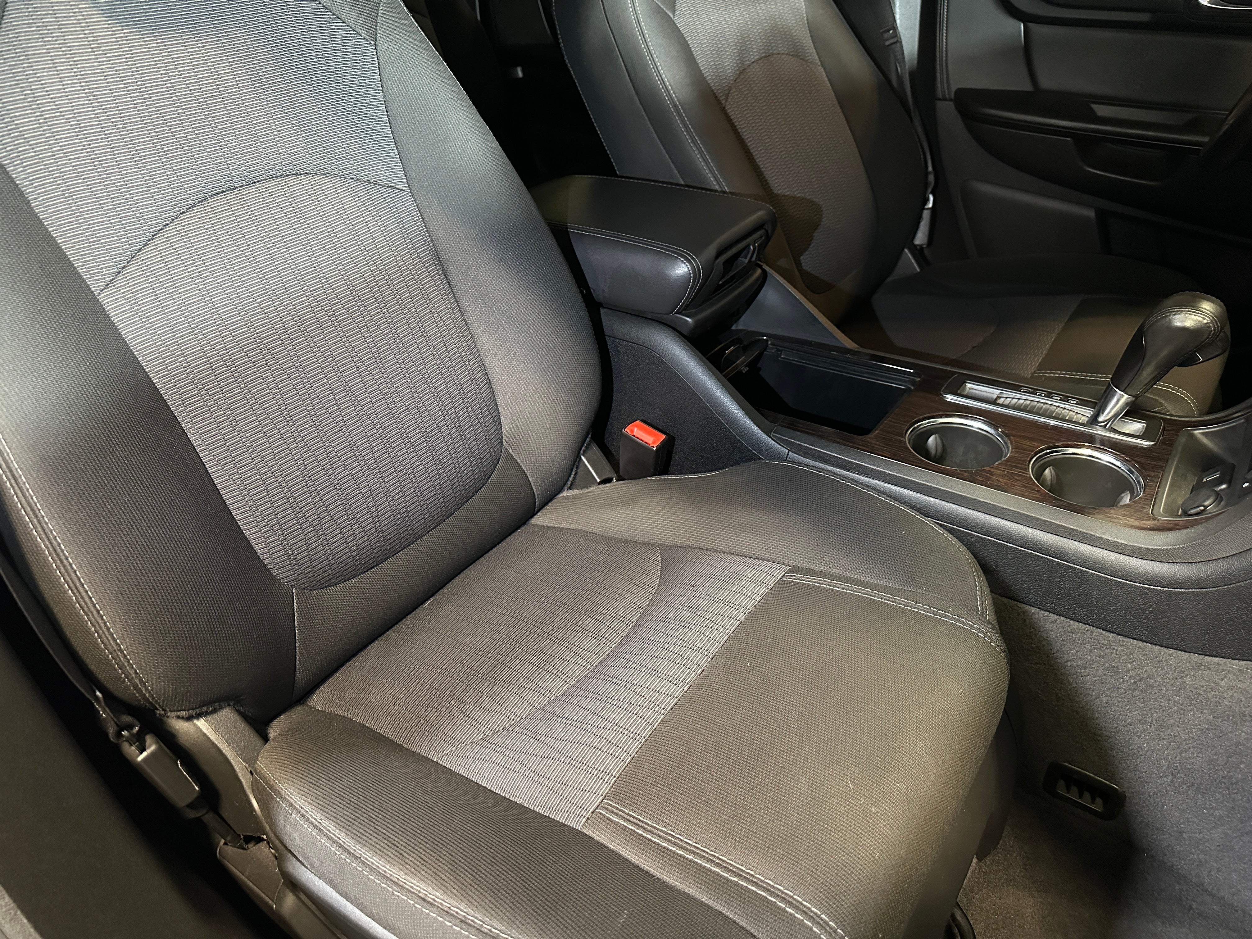 2017 Chevrolet Traverse LT 2
