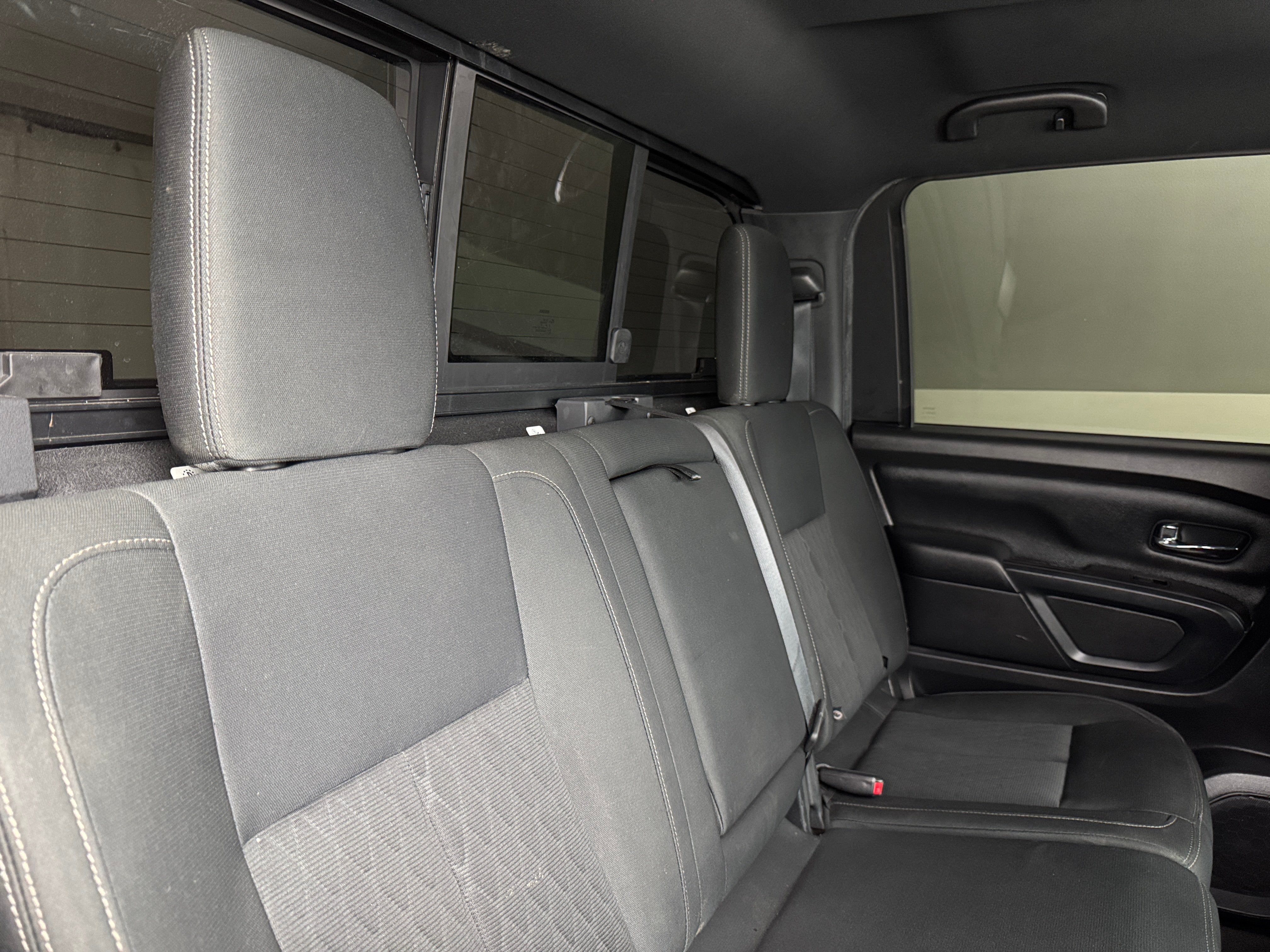 2019 Nissan Titan SV 6
