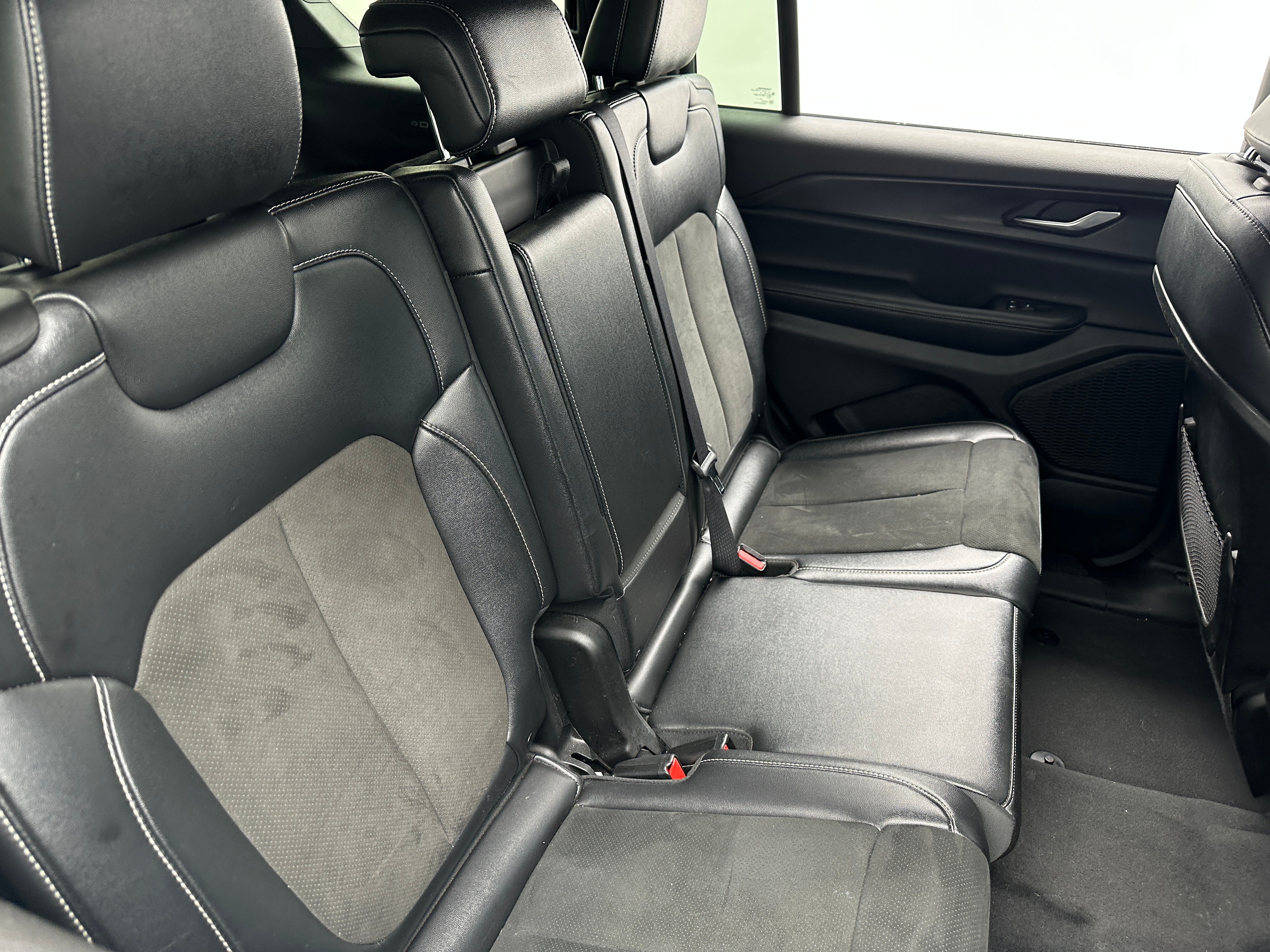 2024 Jeep Grand Cherokee L Altitude 5