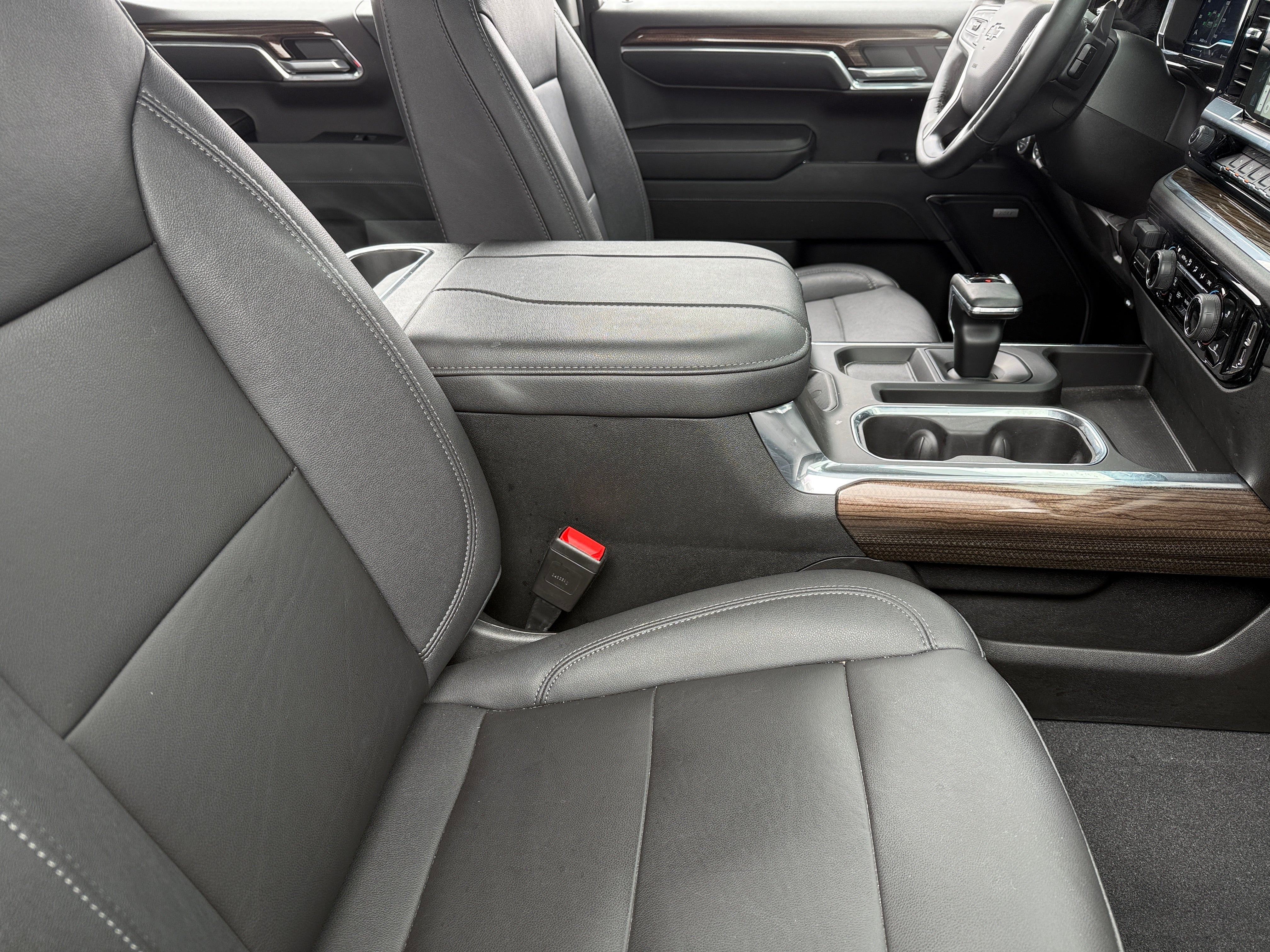 2023 Chevrolet Silverado 1500 RST 2