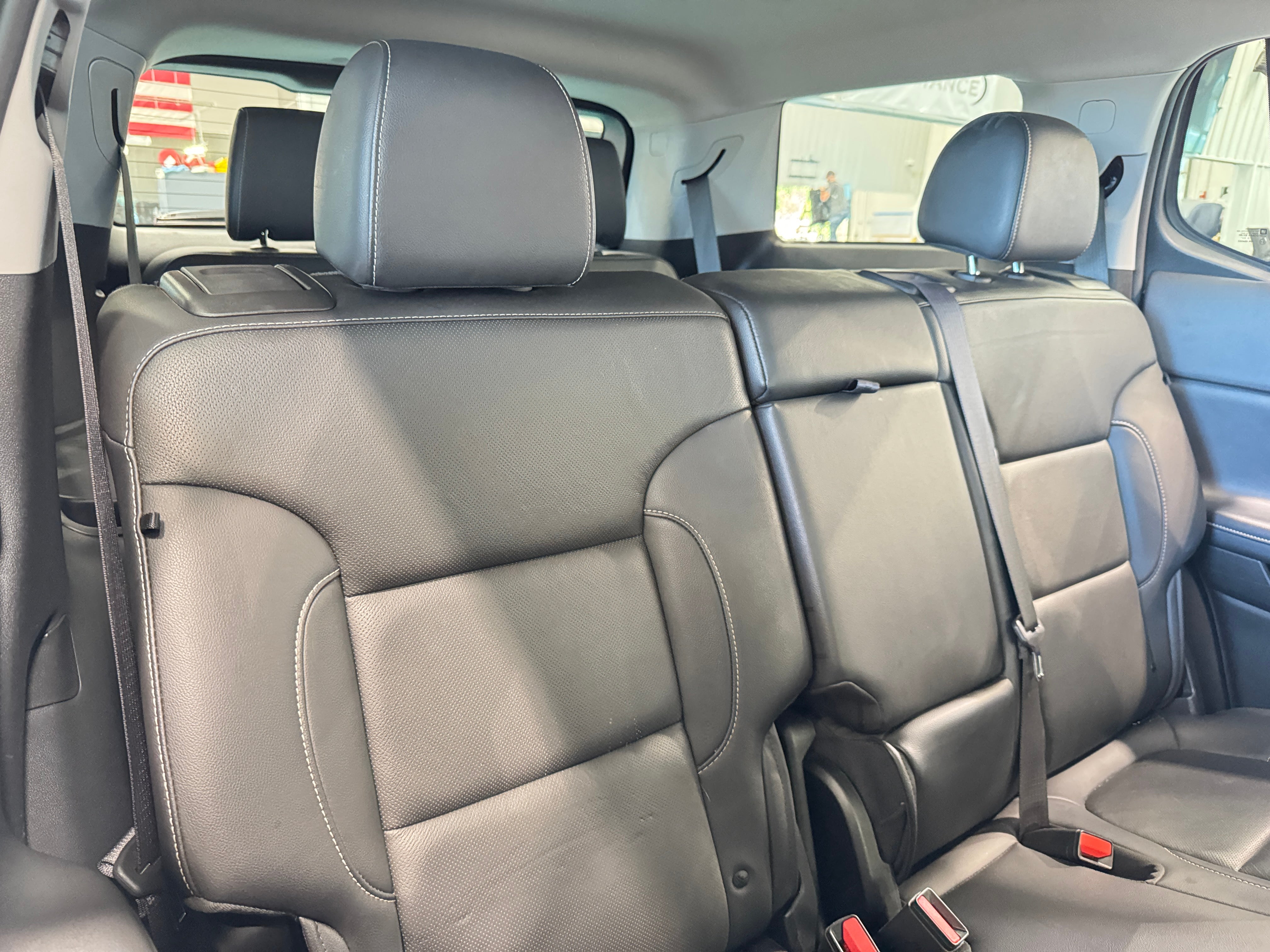 2023 GMC Acadia SLT 5