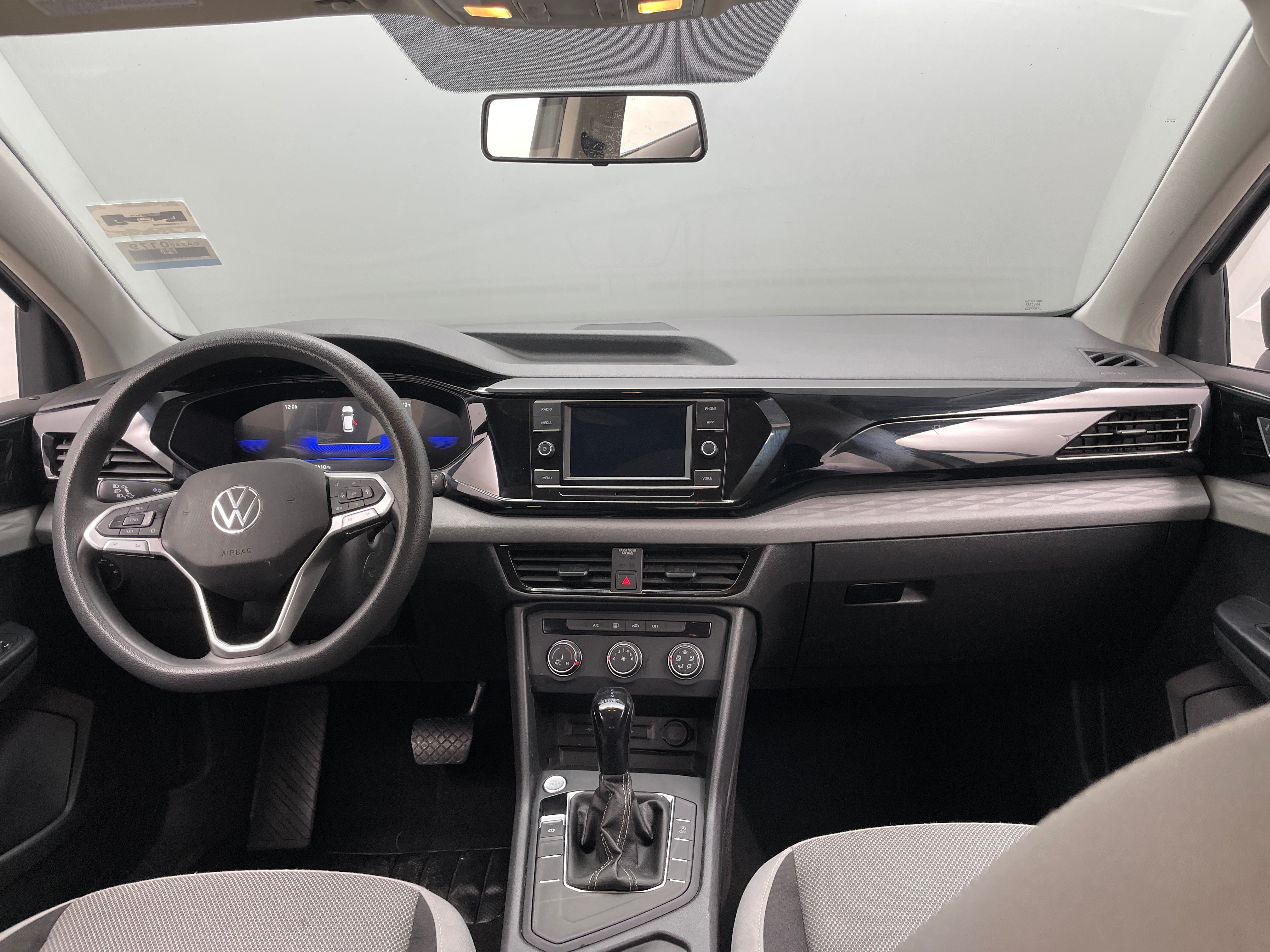 2022 Volkswagen Taos S 3