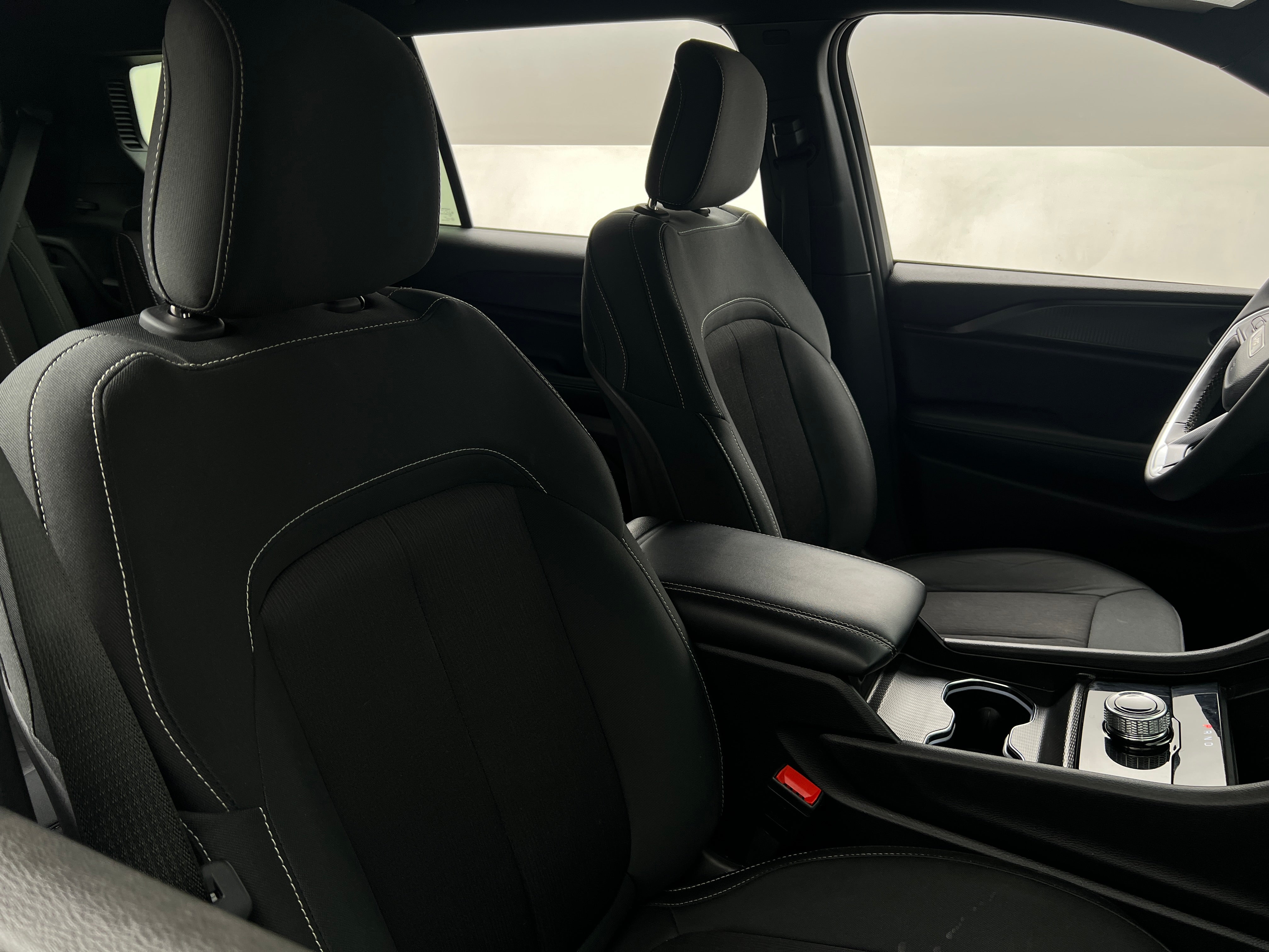 2024 Jeep Grand Cherokee L Laredo 2