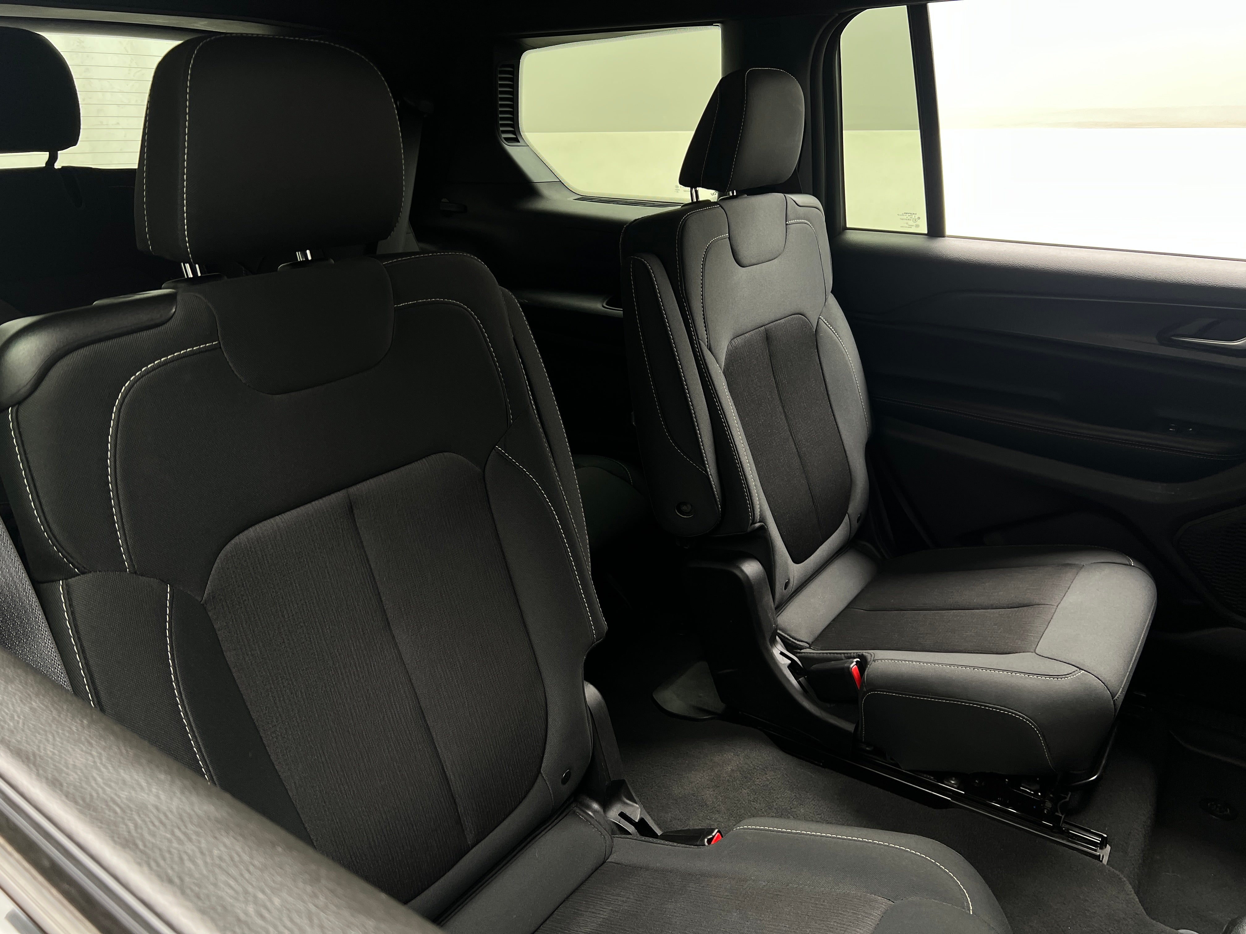 2024 Jeep Grand Cherokee L Laredo 6