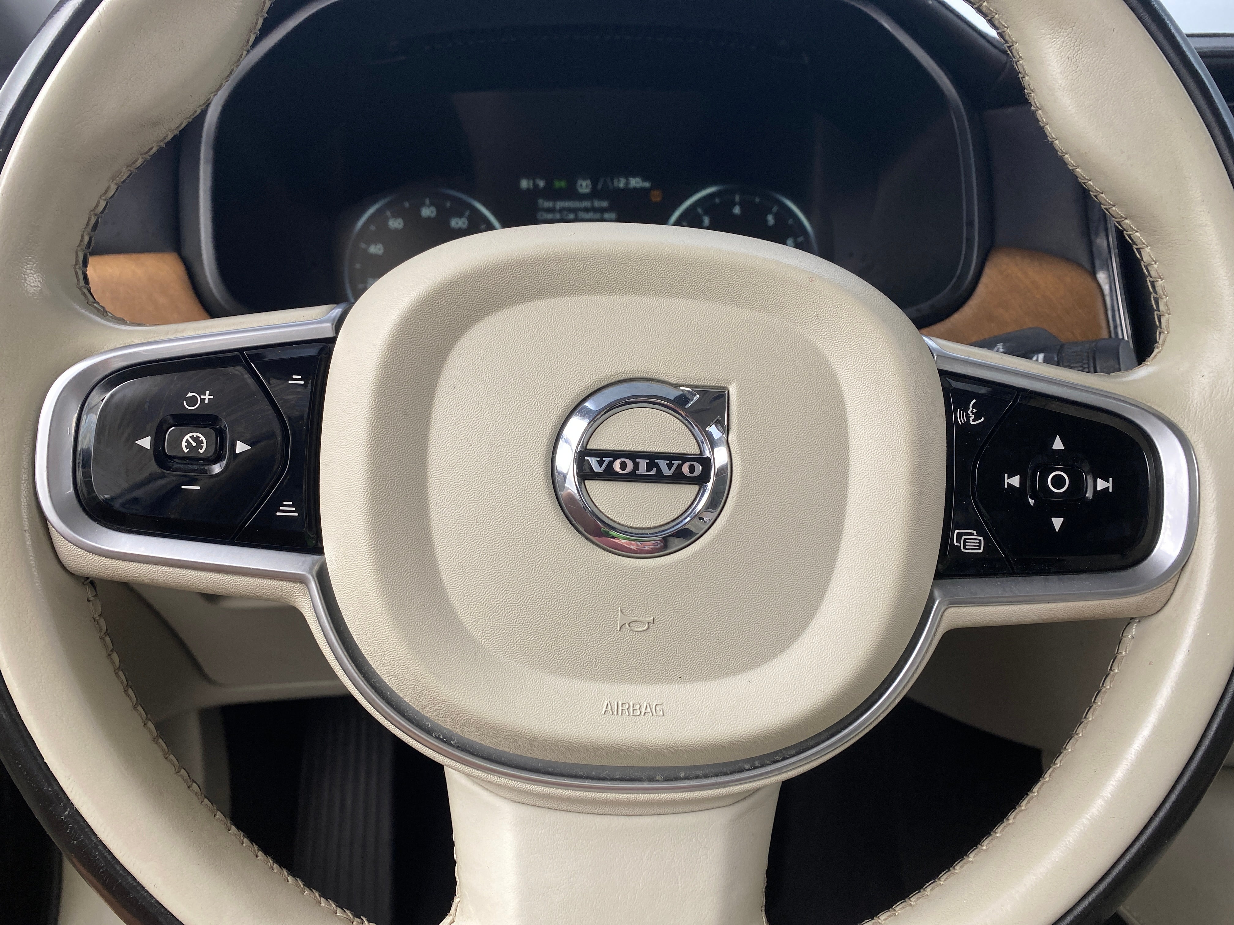 2017 Volvo S90 T6 Inscription 4