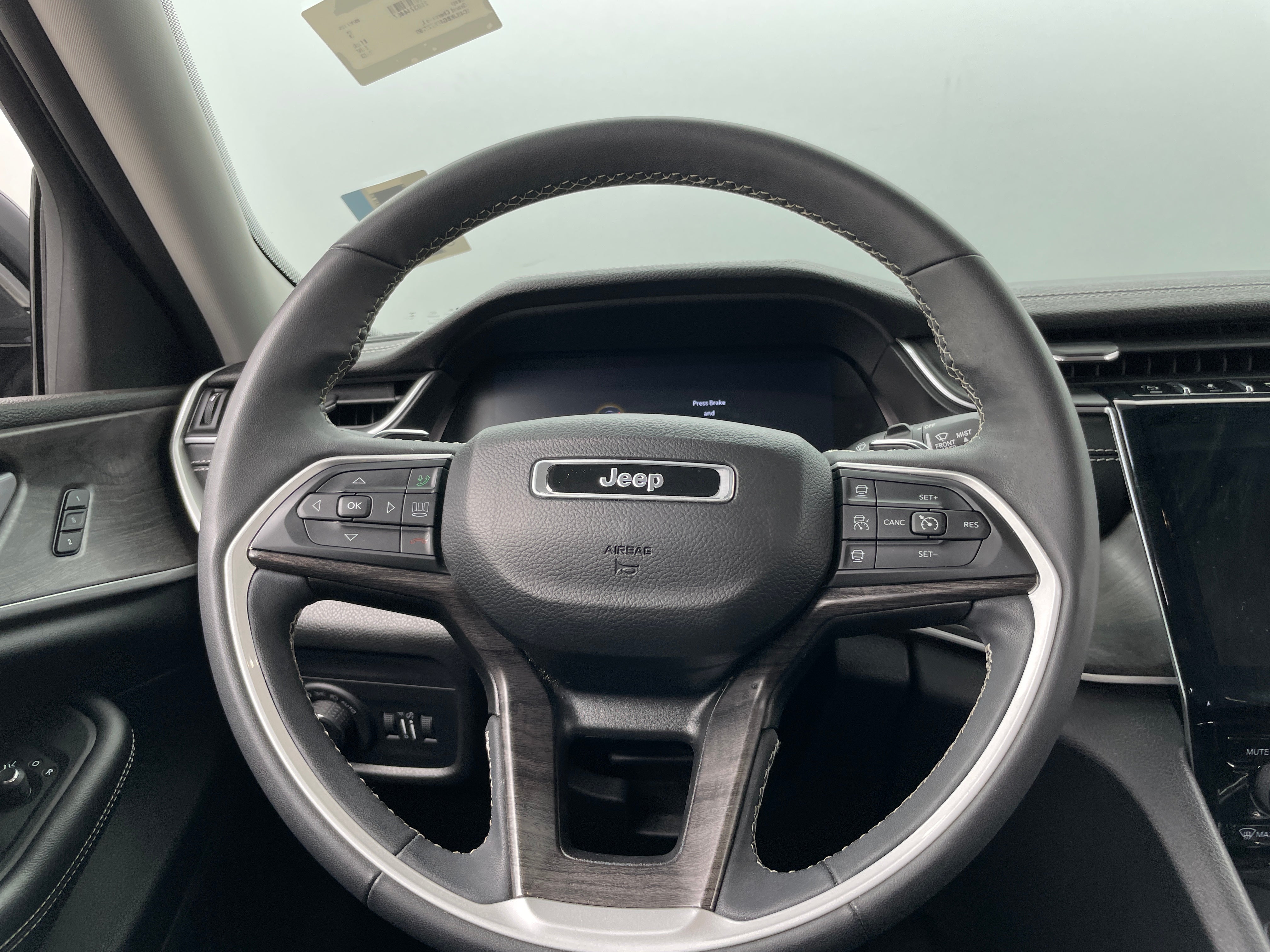 2023 Jeep Grand Cherokee L Limited Edition 4