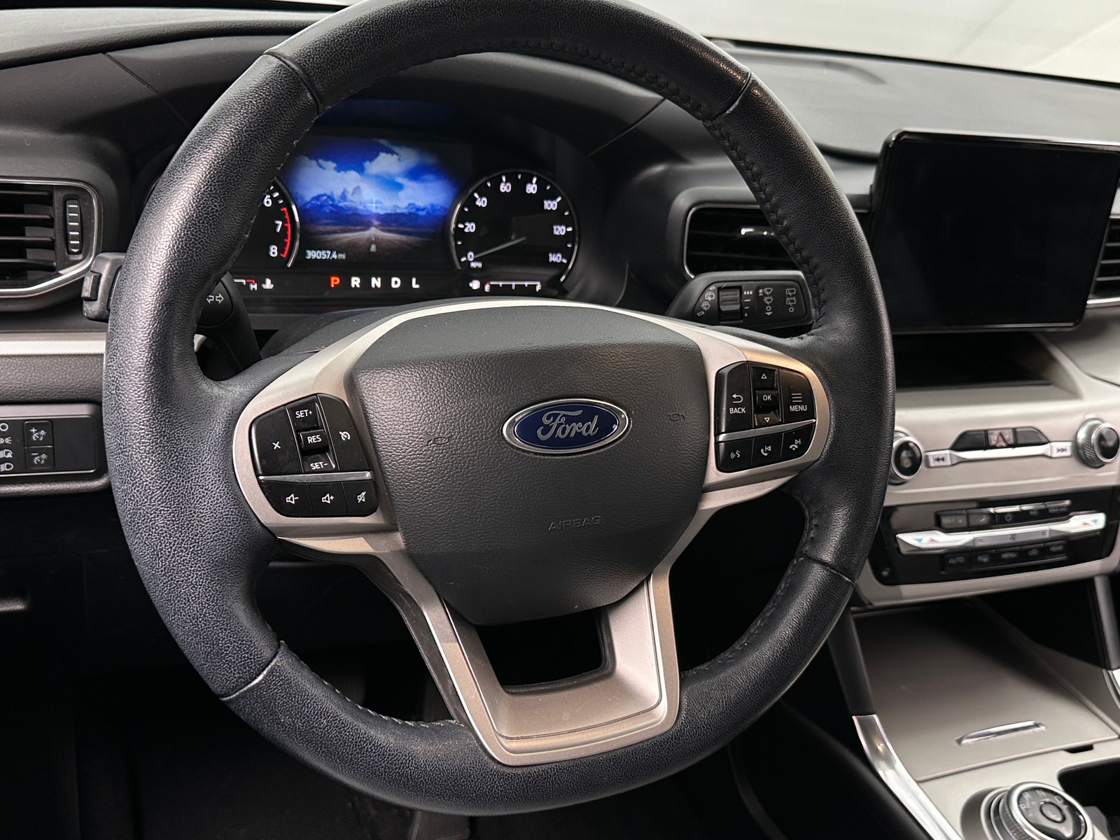 Thumbnail: 2021 Ford Explorer - 4