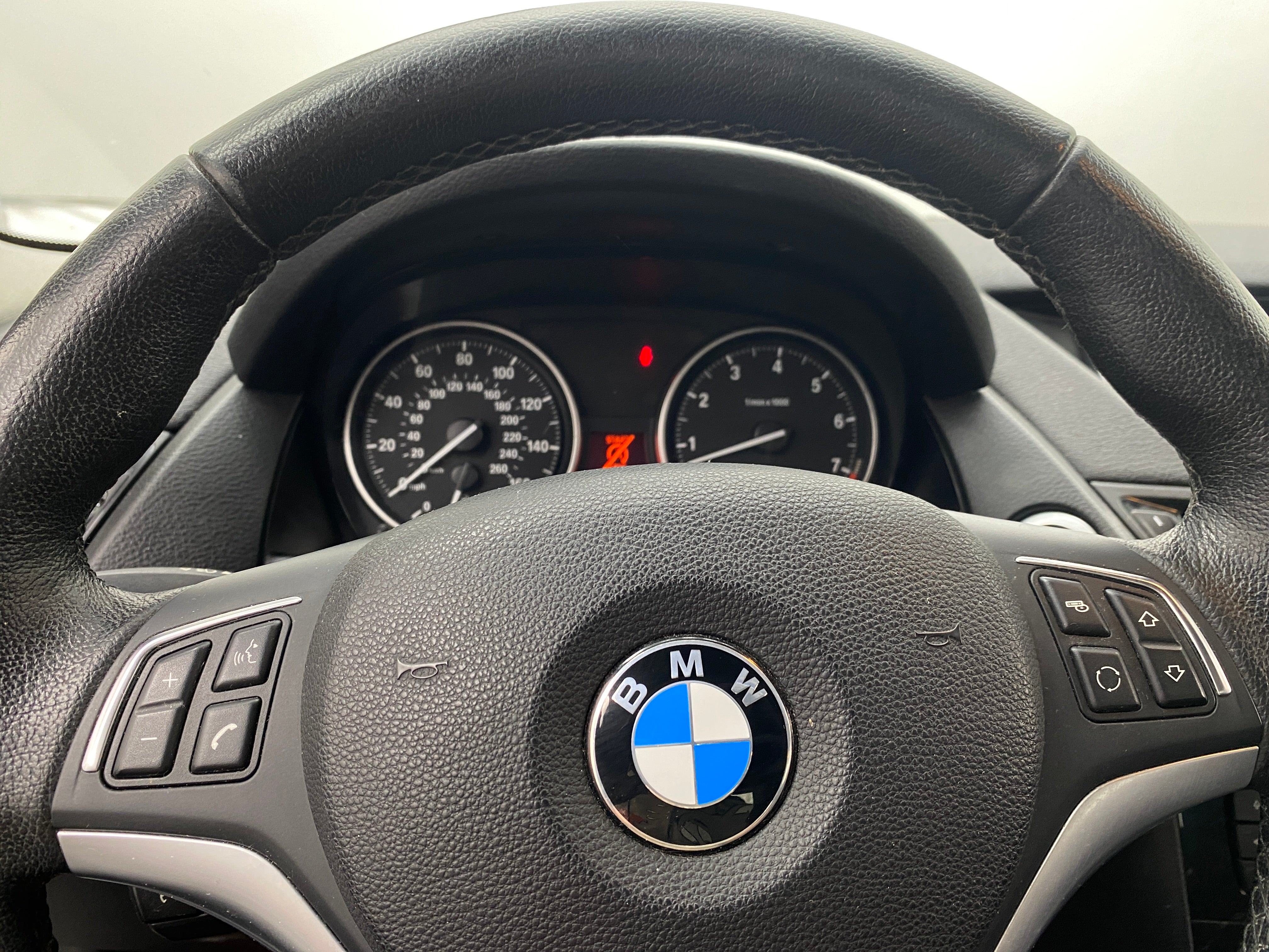 2013 BMW X1 xDrive28i 4