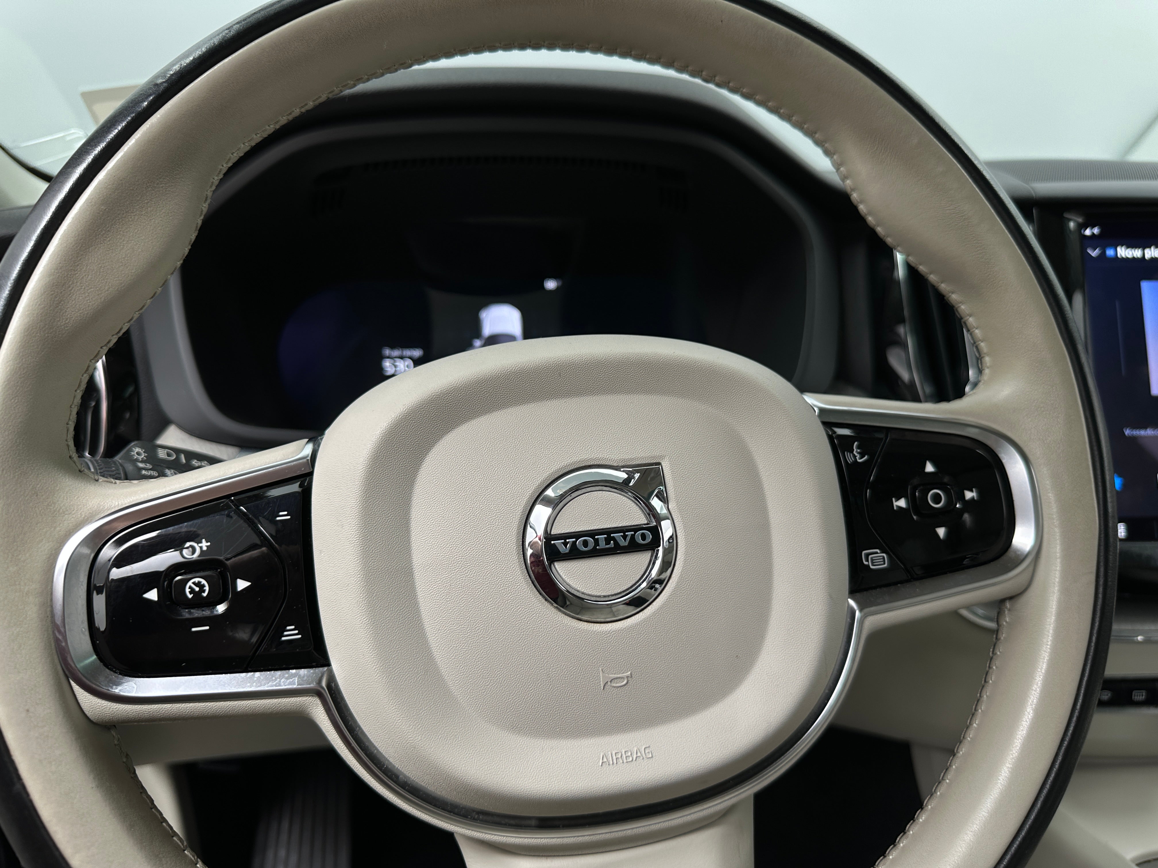 2023 Volvo XC60 B5 Plus 4