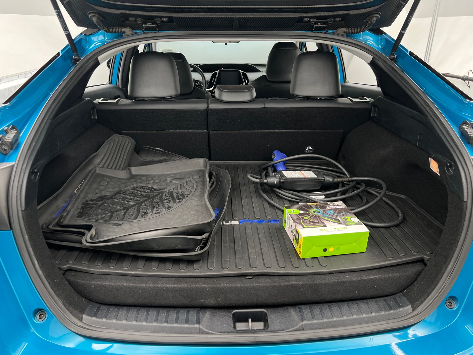 Thumbnail: 2020 Toyota Prius Prime - 6