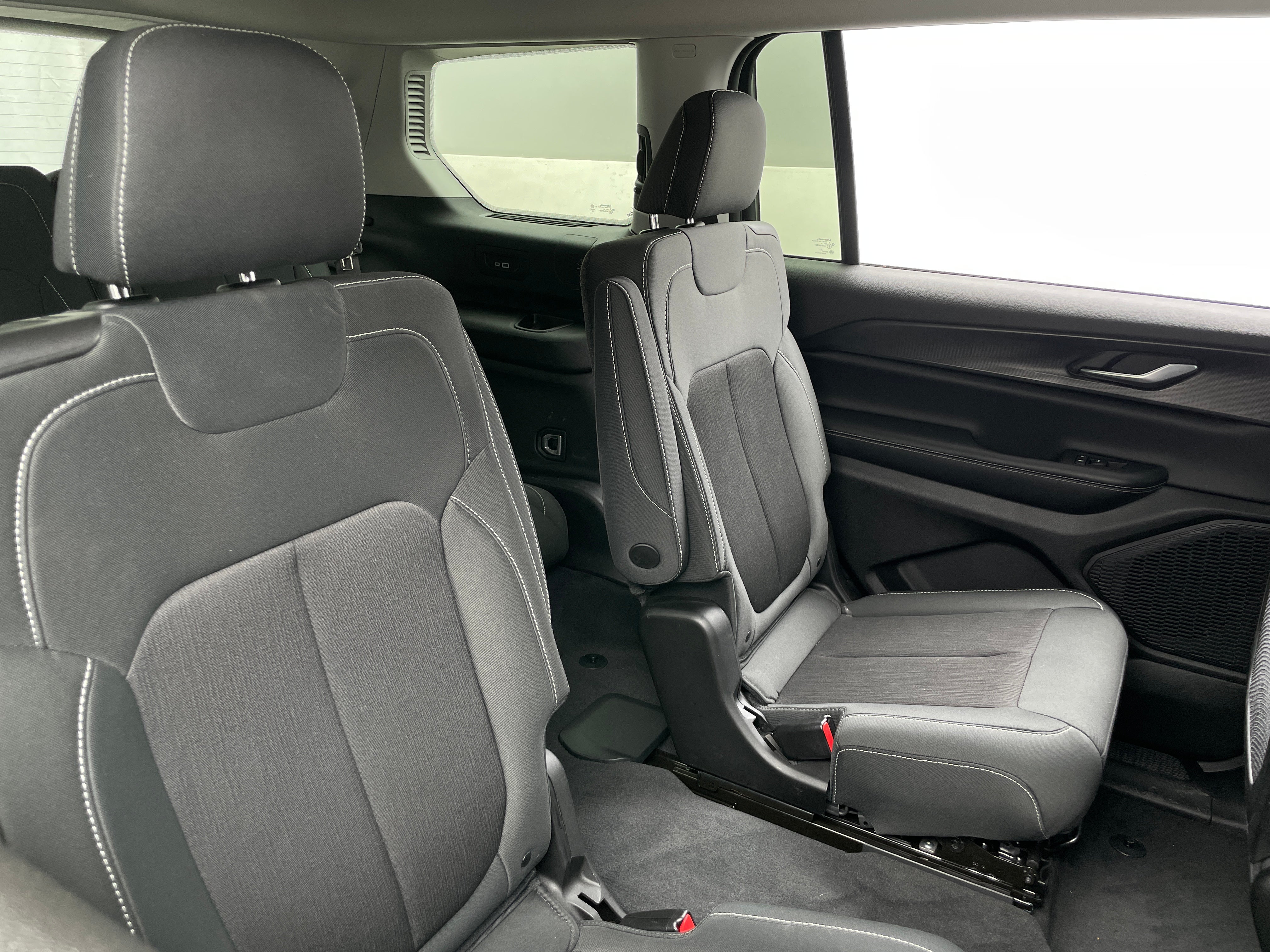 2023 Jeep Grand Cherokee L Laredo 6