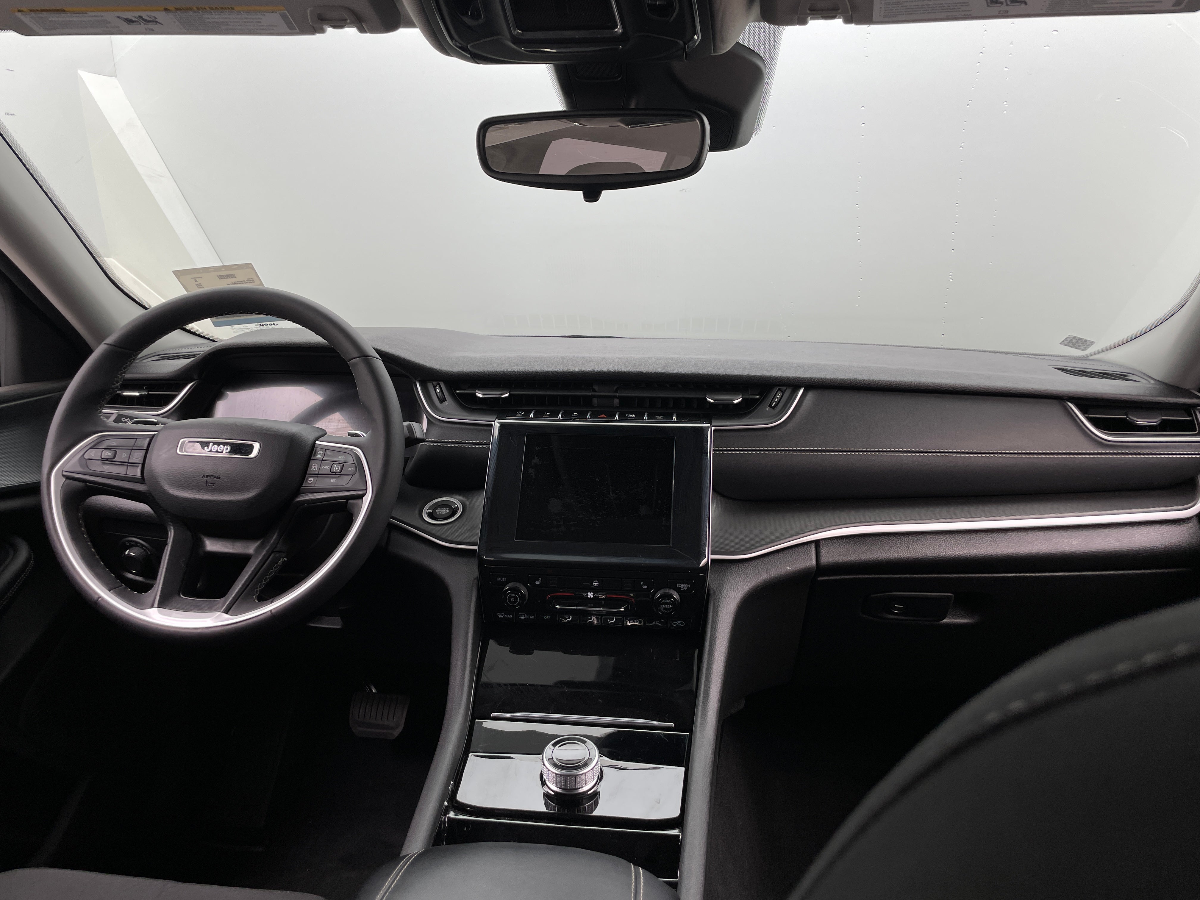2023 Jeep Grand Cherokee L Laredo 3