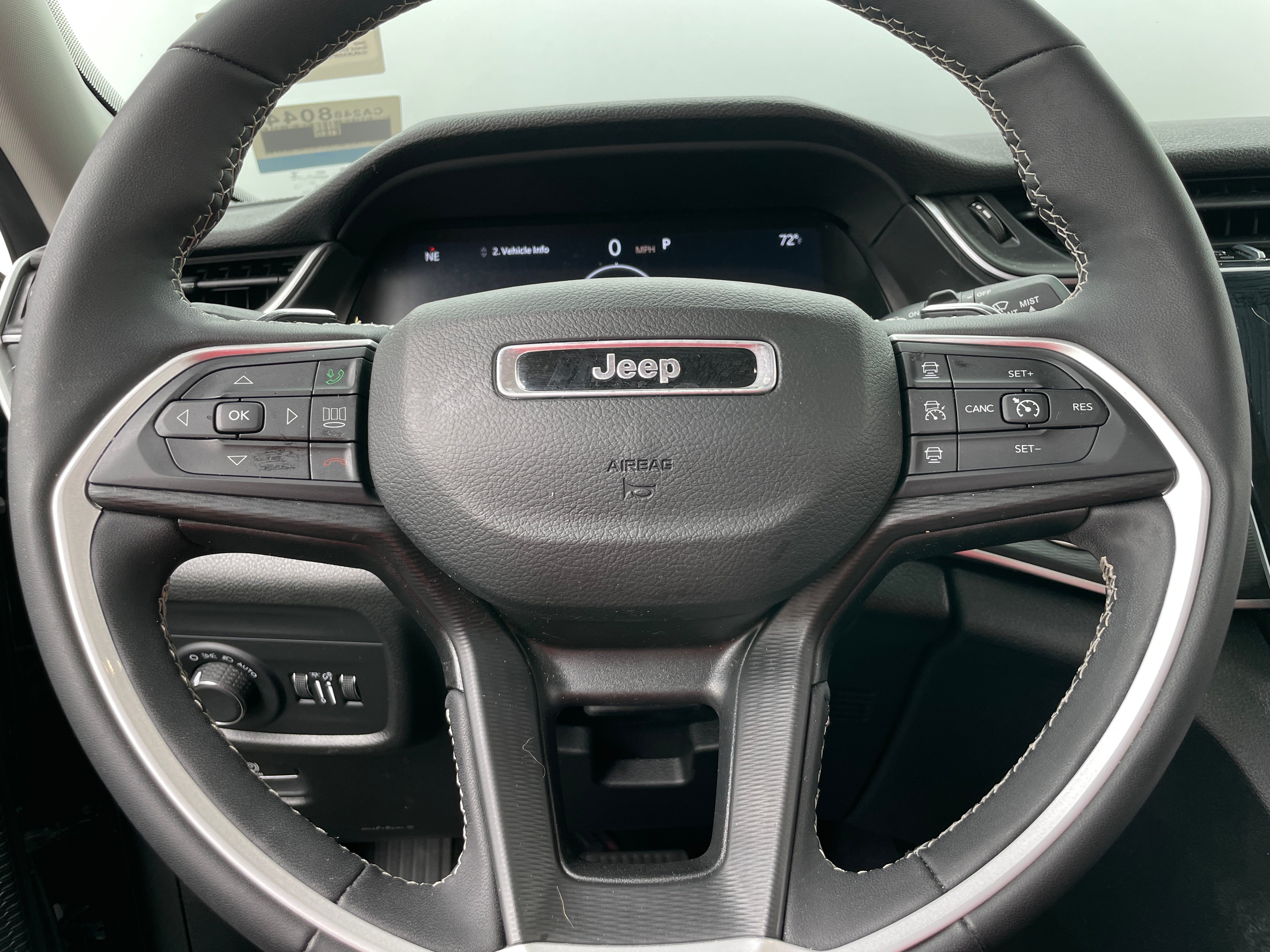 2023 Jeep Grand Cherokee L Laredo 5