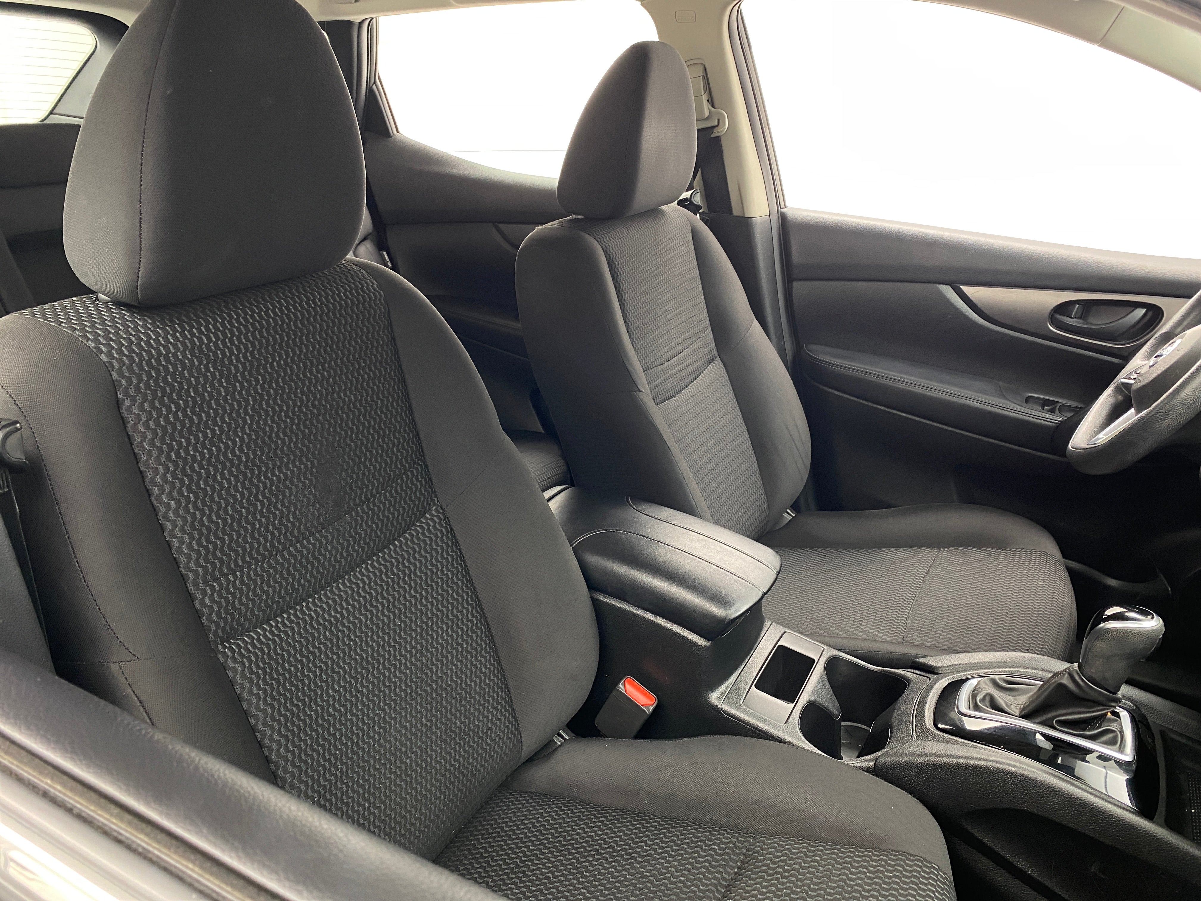2020 Nissan Rogue Sport S 2