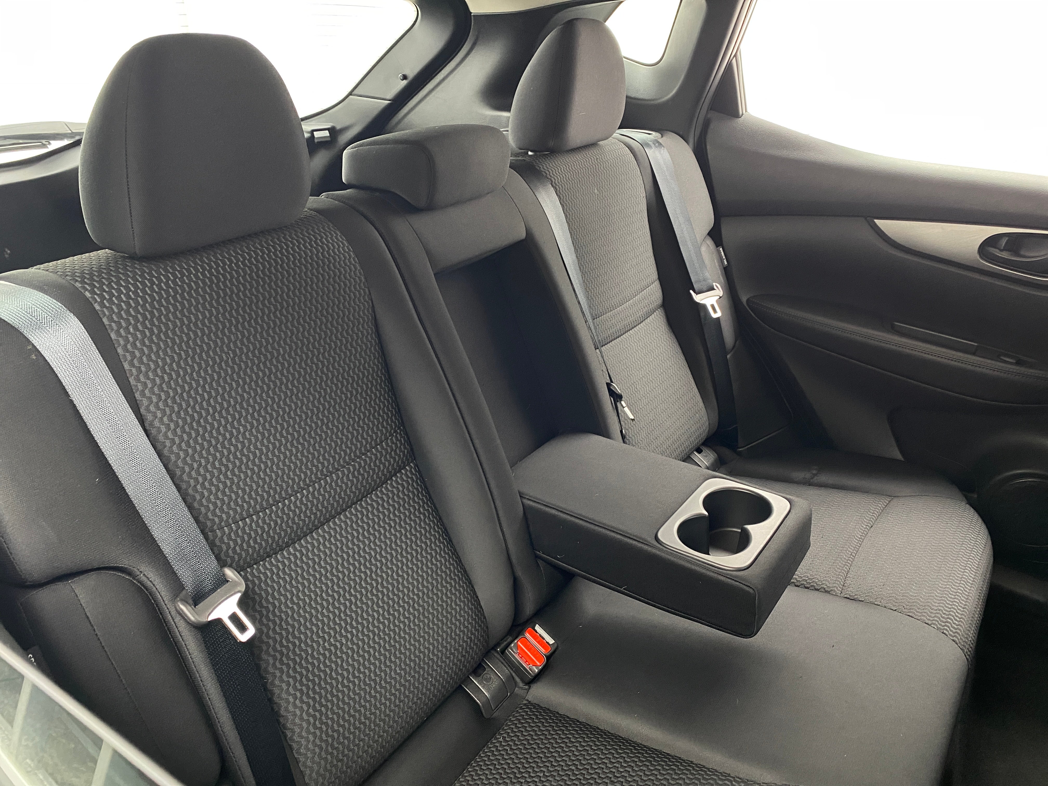 2020 Nissan Rogue Sport S 6
