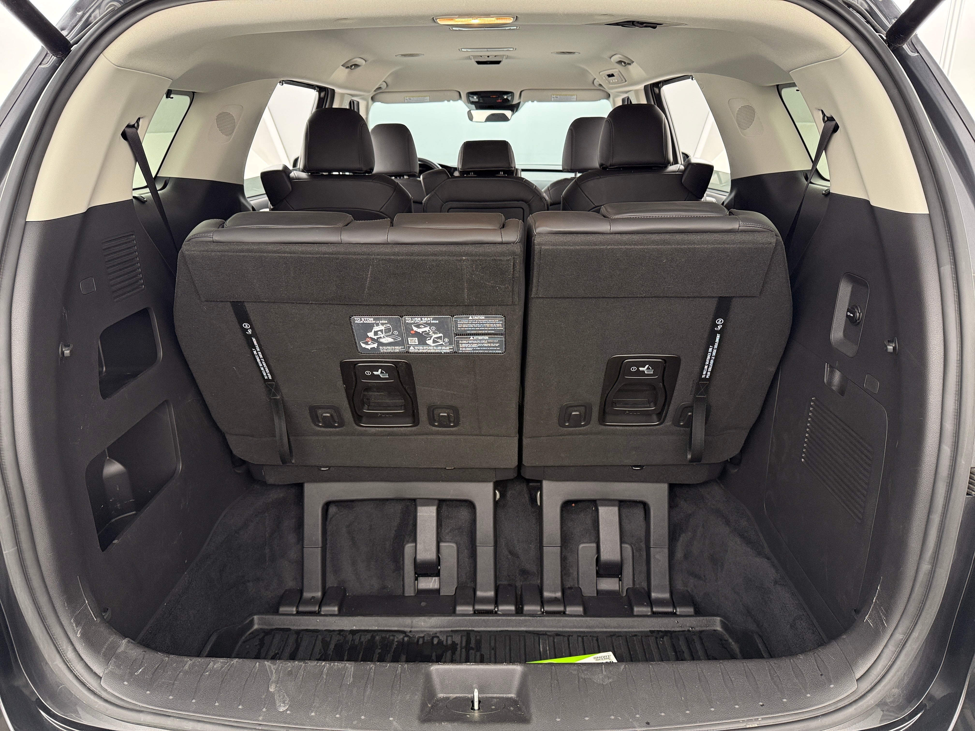2023 Kia Carnival EX 6
